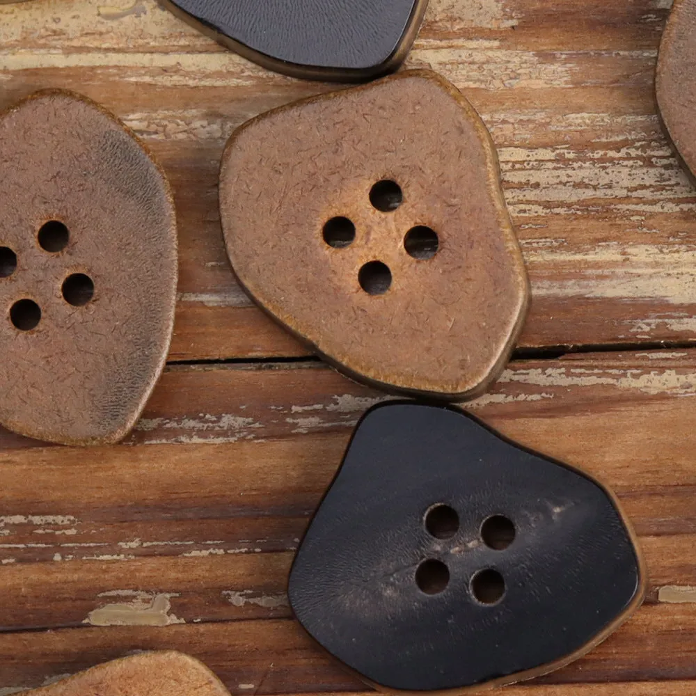 15-25mm Irregular Shaped Burned Black Coffee Horn Buttons 10pcs