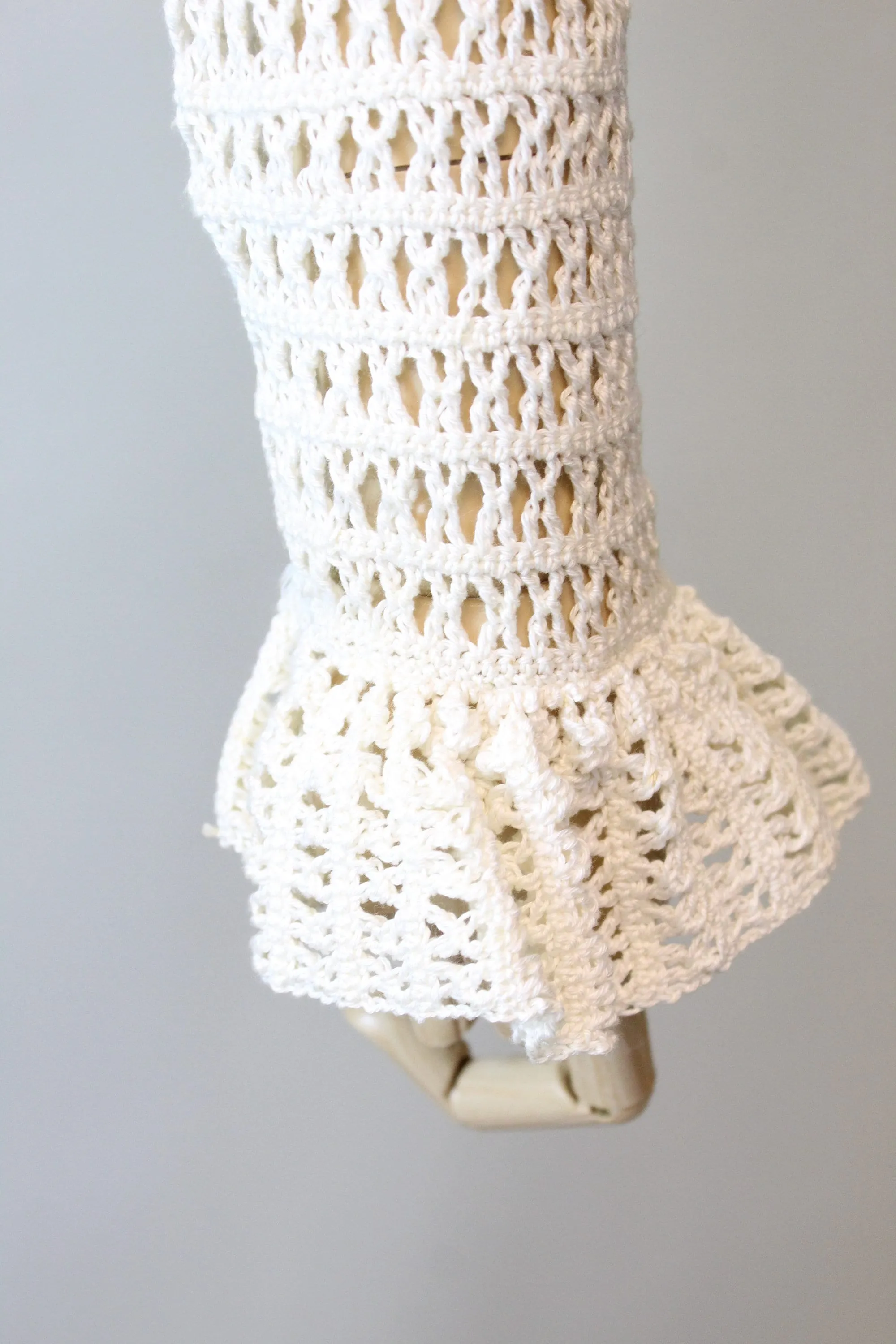 1970s COTTON CROCHET exaggerated shoulders blouse xs | new spring summer