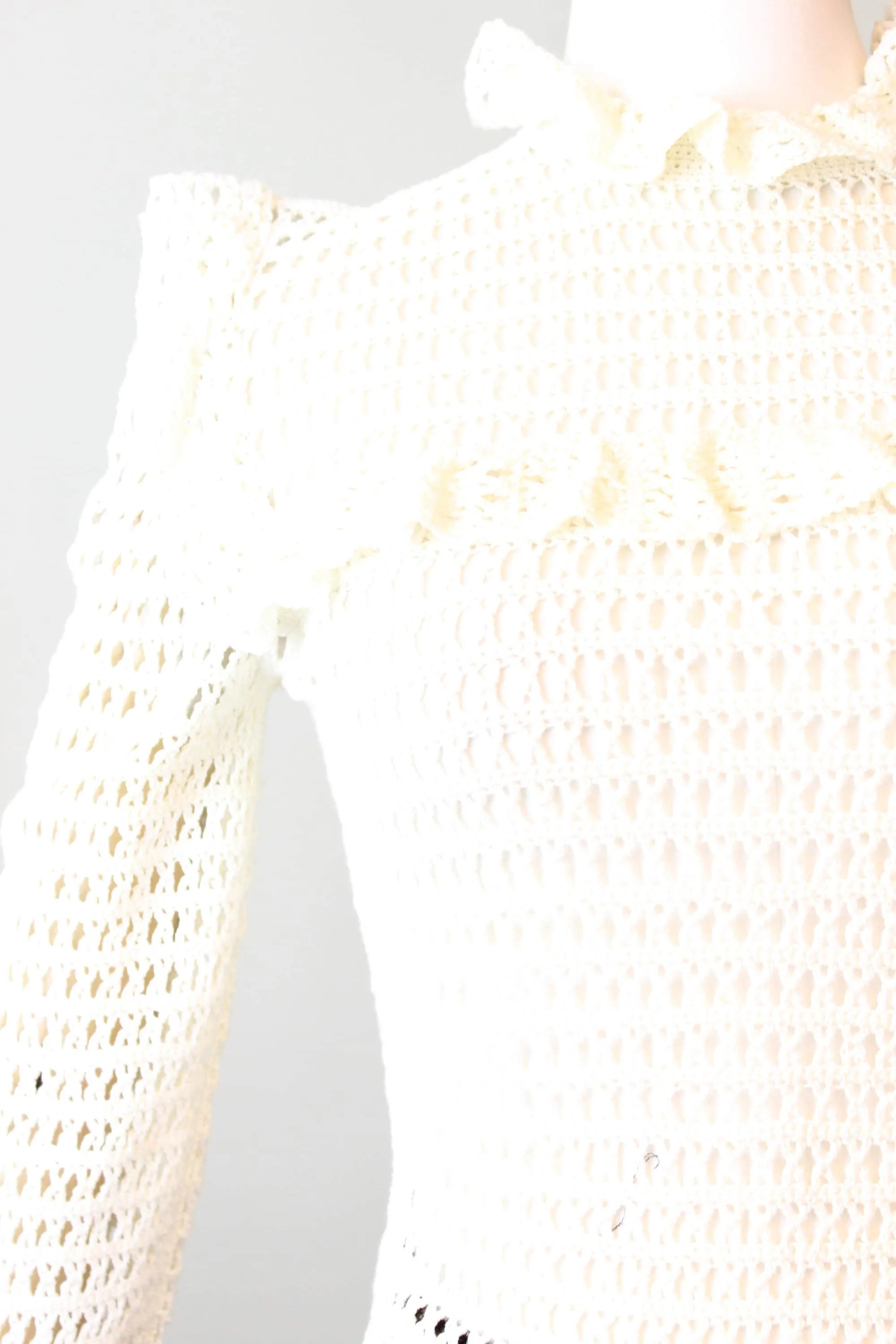 1970s COTTON CROCHET exaggerated shoulders blouse xs | new spring summer