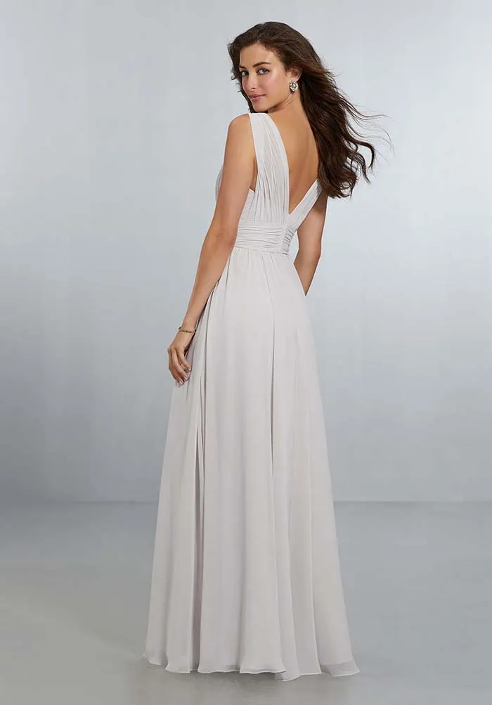 2018 Elegant Silver Chiffon Pleated Bridesmaid Dresses V-Neck Floor Length