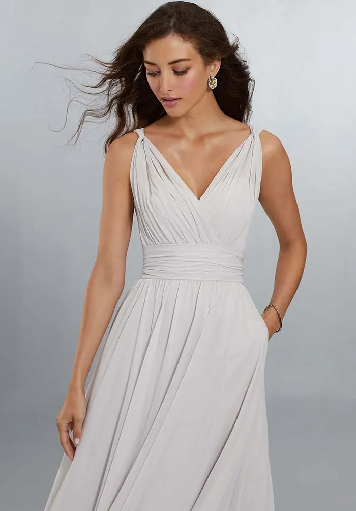 2018 Elegant Silver Chiffon Pleated Bridesmaid Dresses V-Neck Floor Length