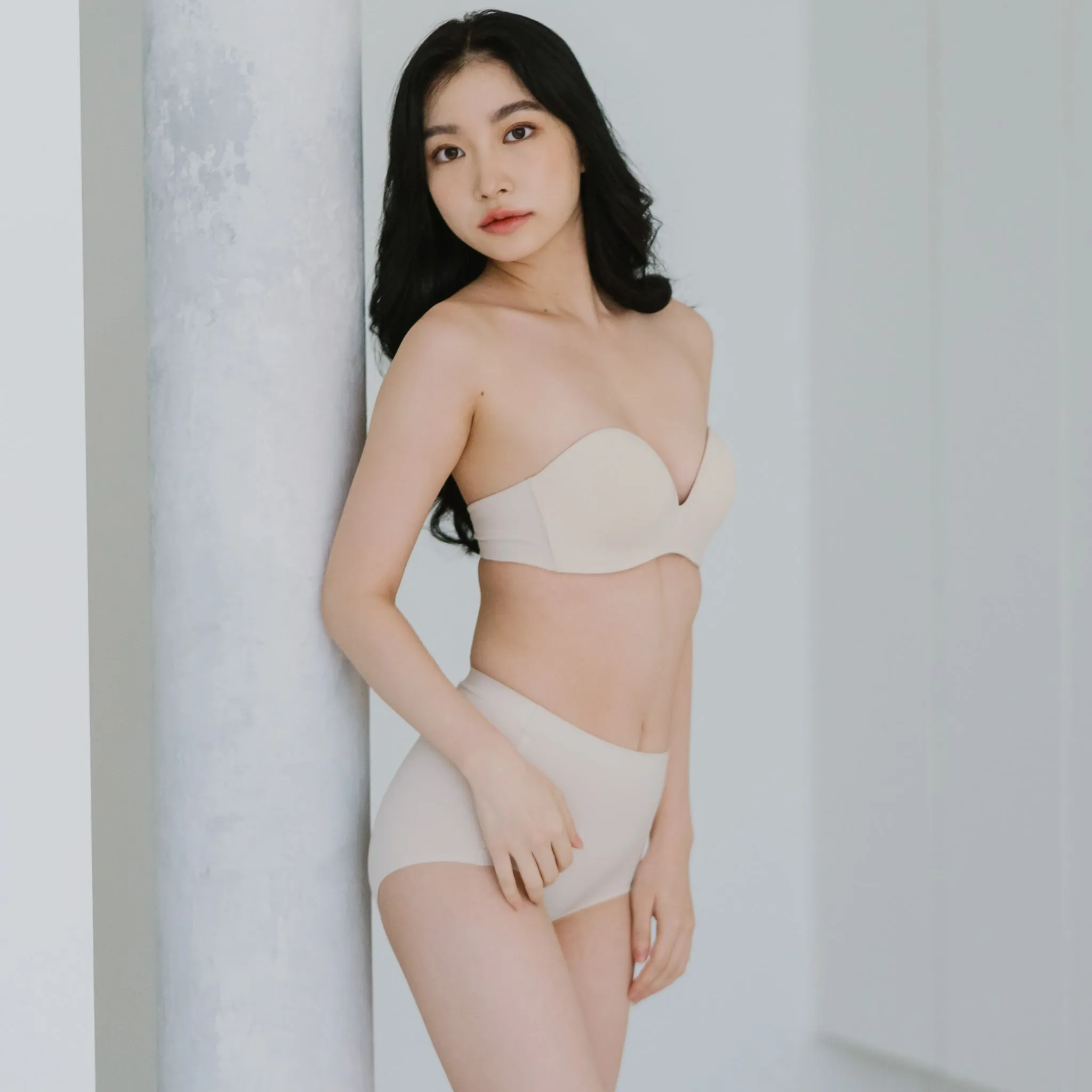 5th Gen 100% Non-Slip Strapless Bra in Beige Nude