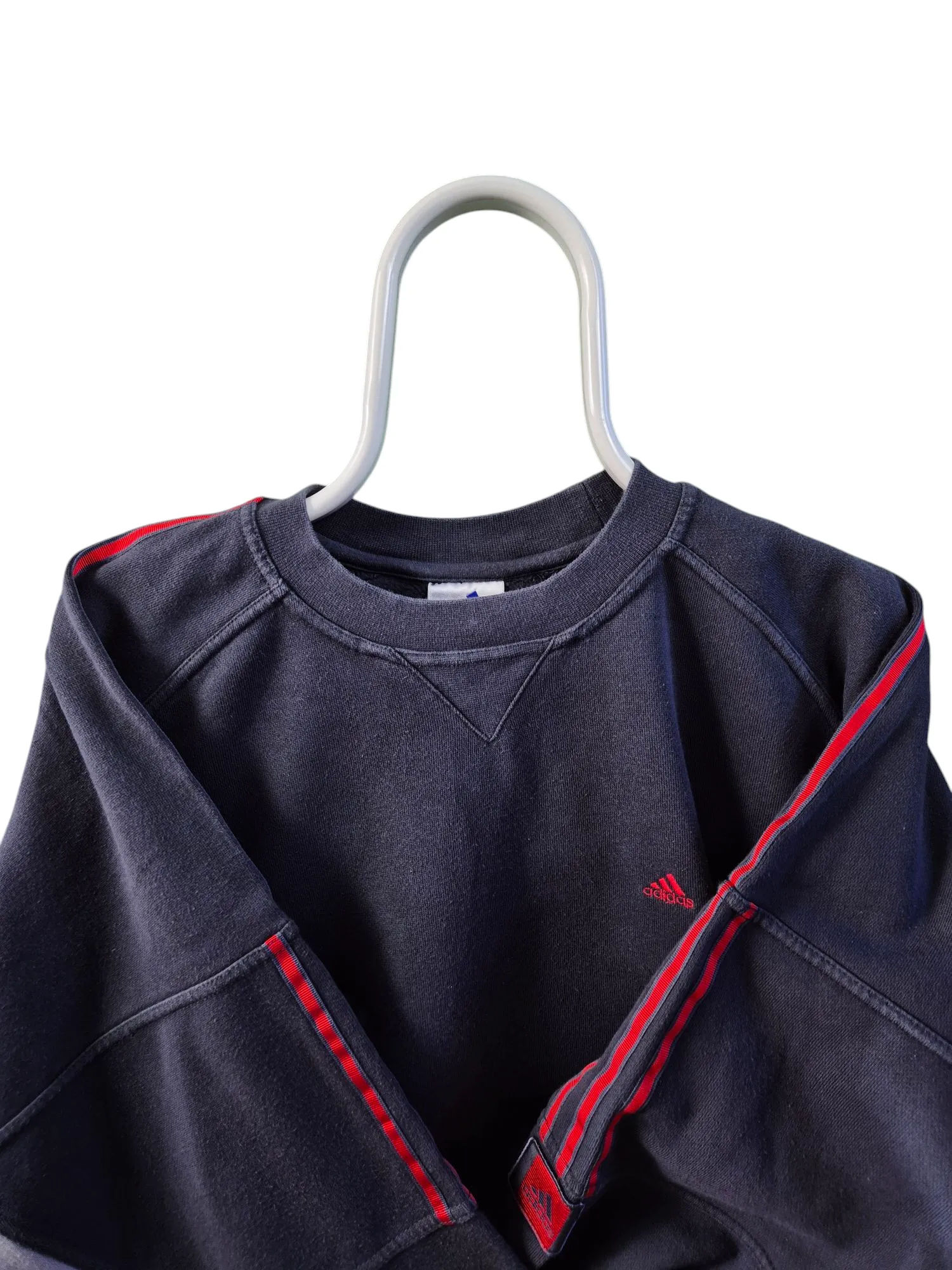 Adidas 90s chest logo sweater maat M