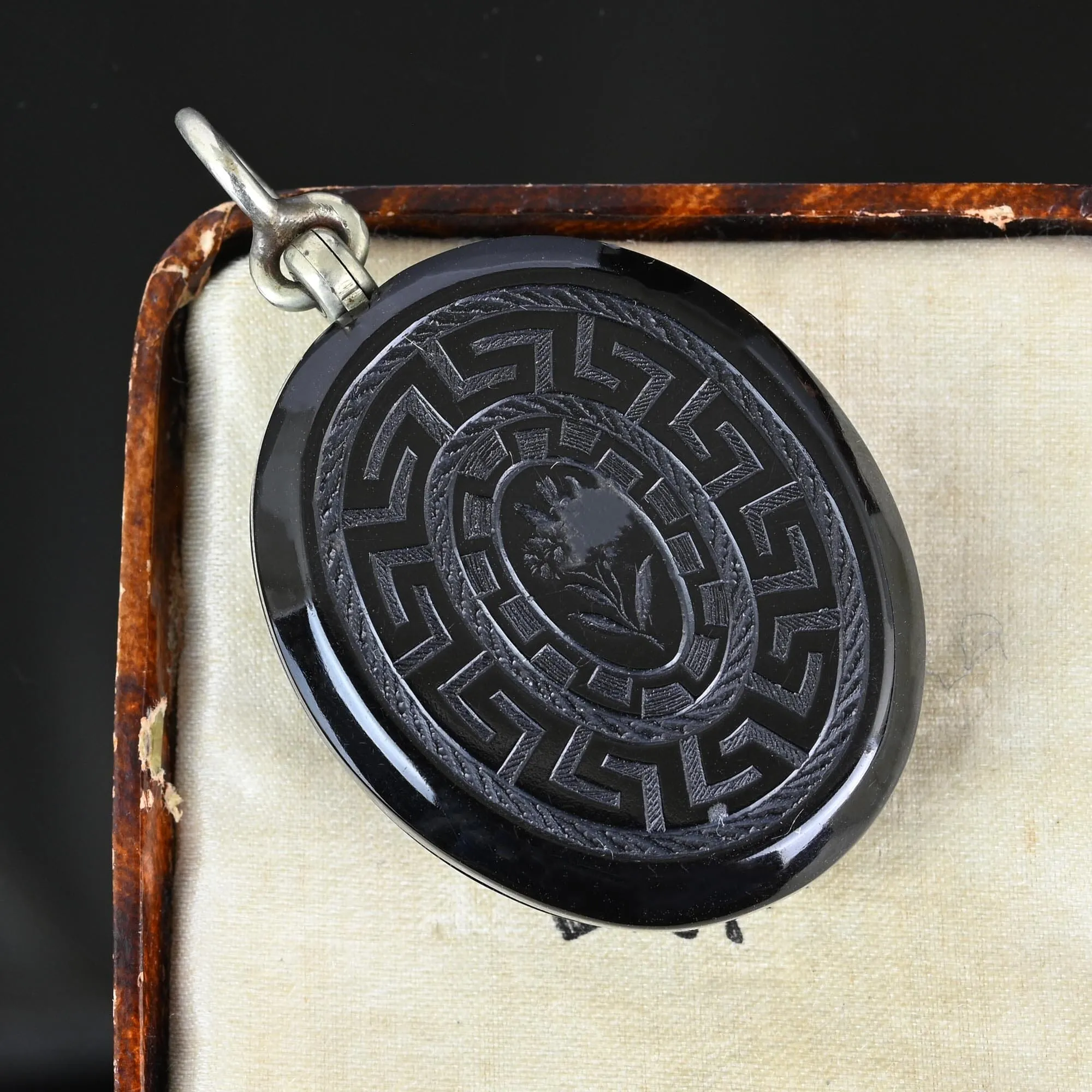 Antique Bulls Eye Banded Agate Whitby Jet Locket