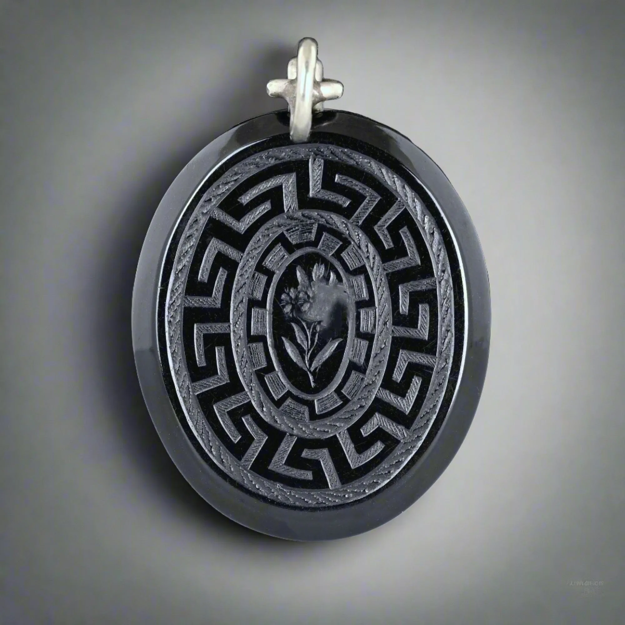 Antique Bulls Eye Banded Agate Whitby Jet Locket