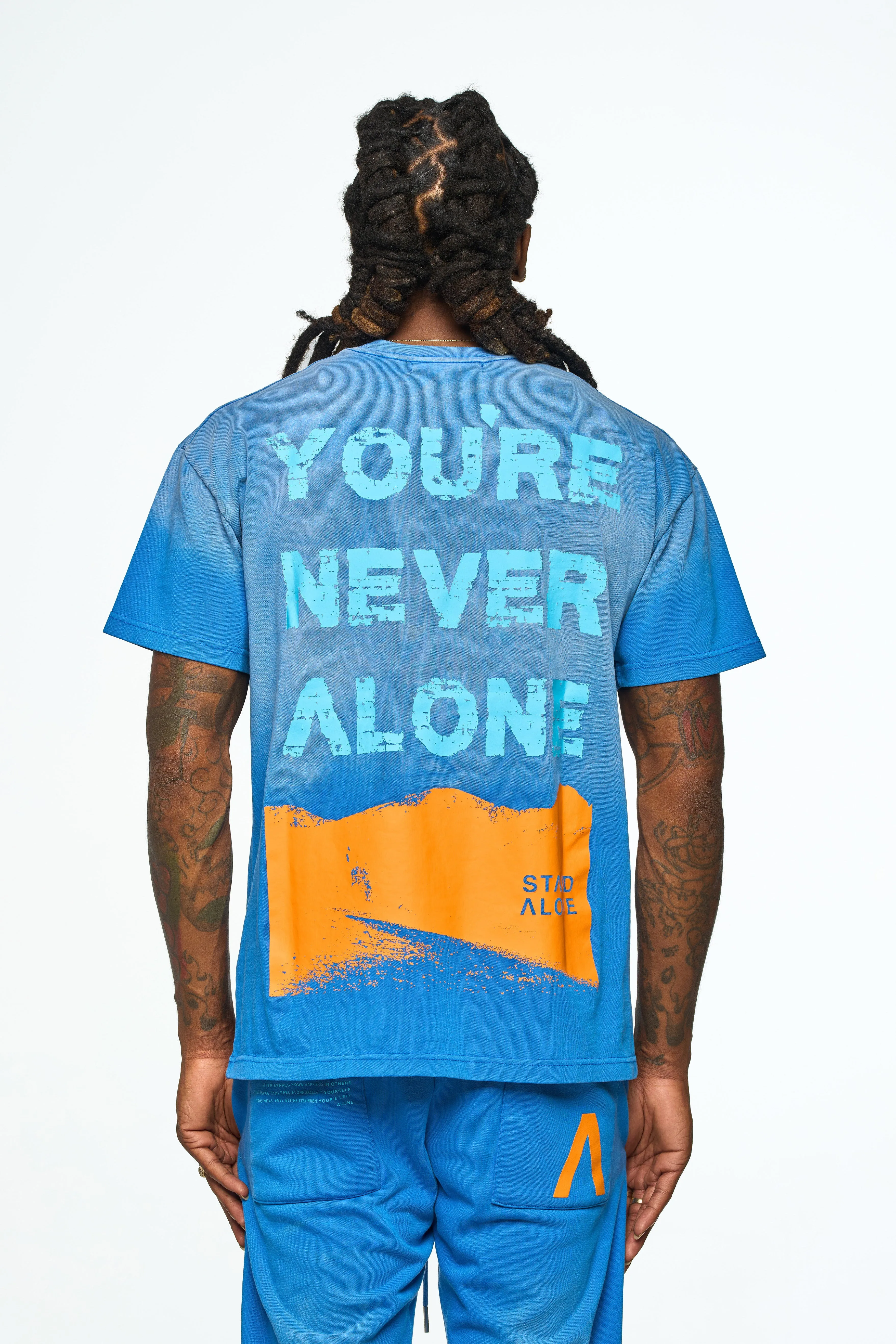 AOLOGNE NEVER ALONE SS TEE (BLUE)