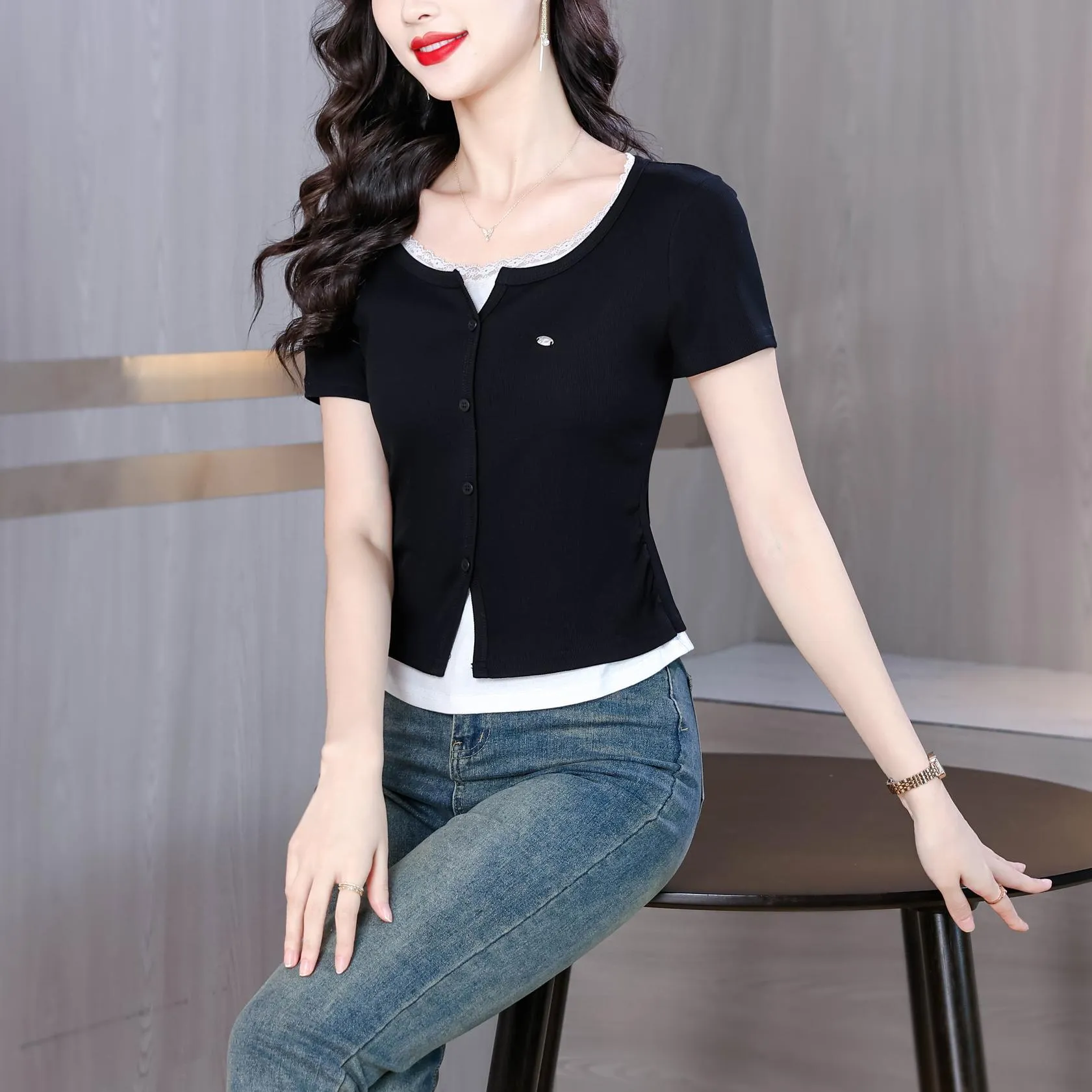 Chic Button-Up Patchwork Women's T-Shirt with Lace Details