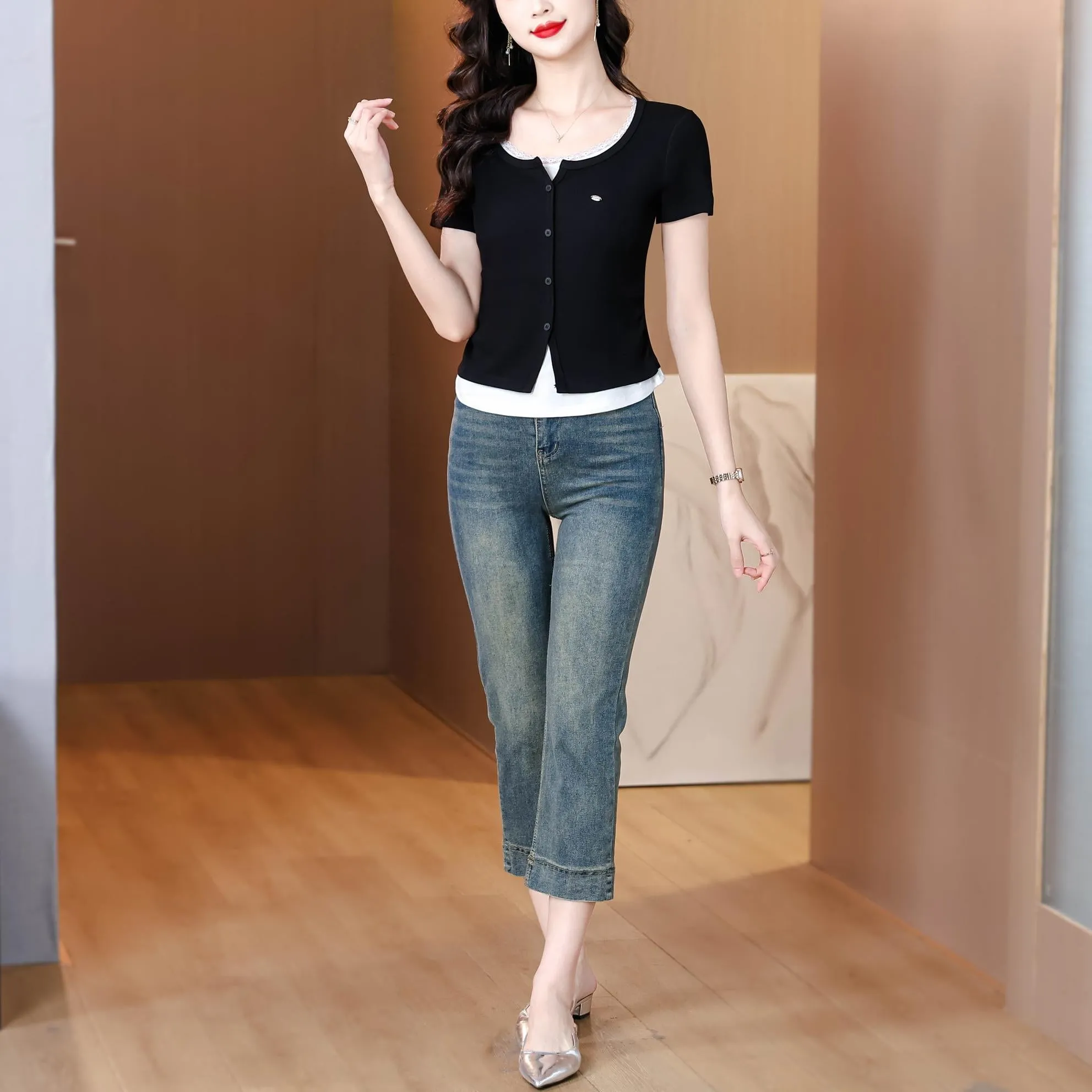 Chic Button-Up Patchwork Women's T-Shirt with Lace Details