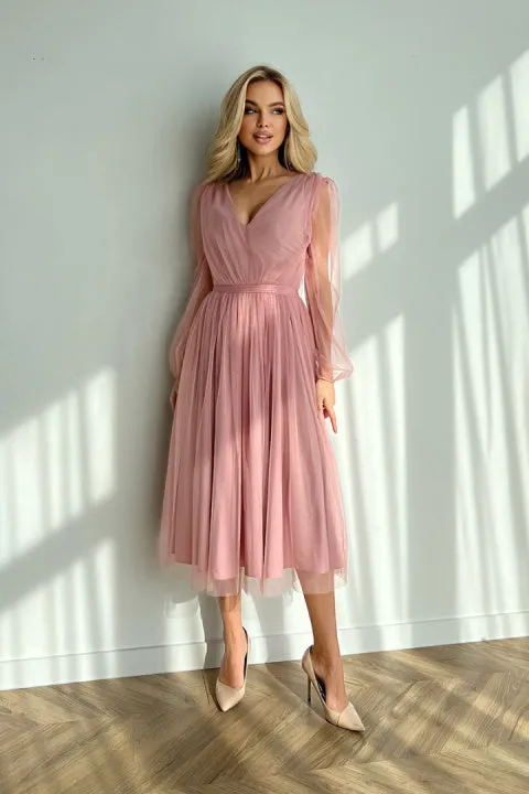 Delia® | Relaxed and timeless   dress