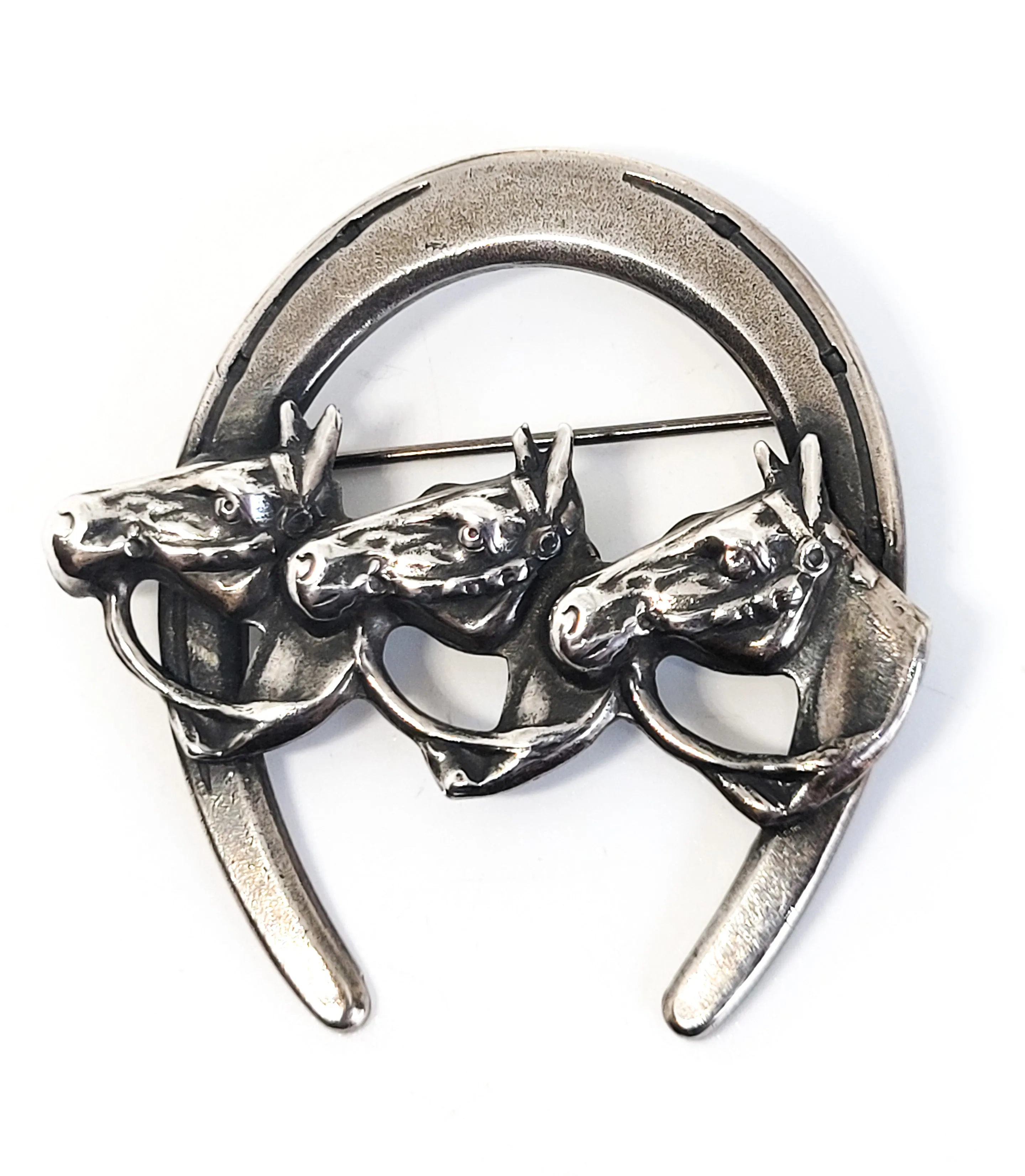 Equestrian triple horse bridle silver toned vintage horseshoe brooch pin