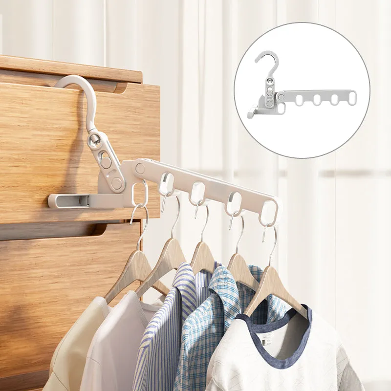 Foldable and portable hanger – Ideal for travel 