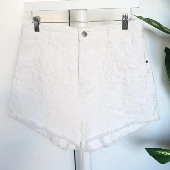 Free People White Embroidered High Waist Denim / Jean Shorts Size 29