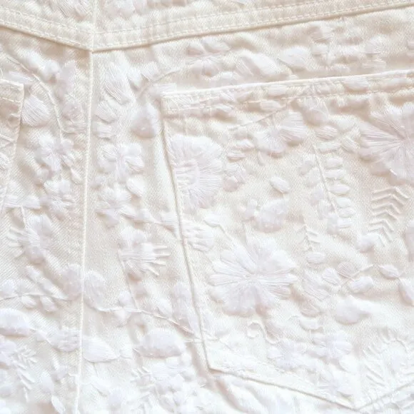 Free People White Embroidered High Waist Denim / Jean Shorts Size 29