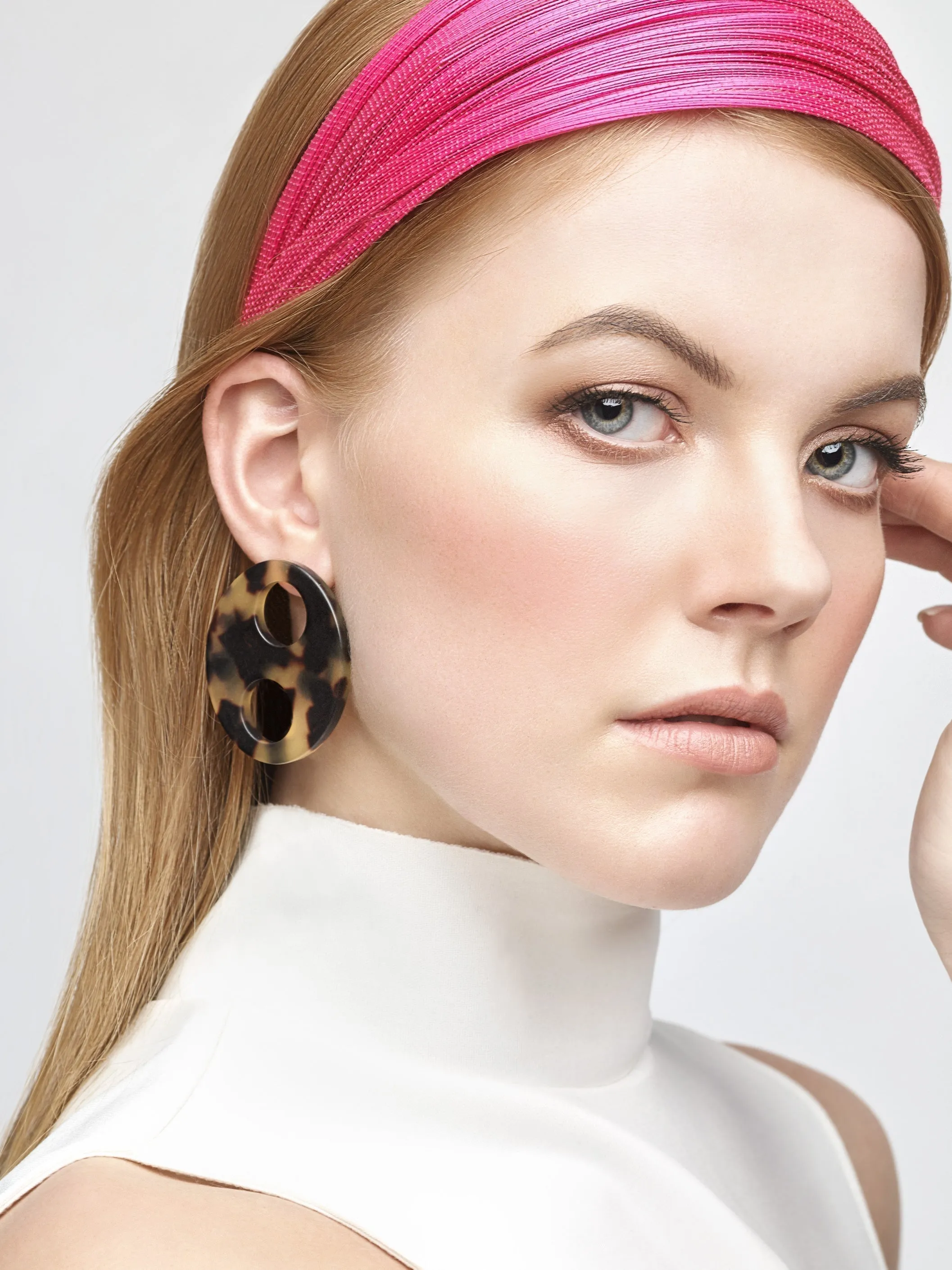 Haricot Single Medium Red Stud Earrings