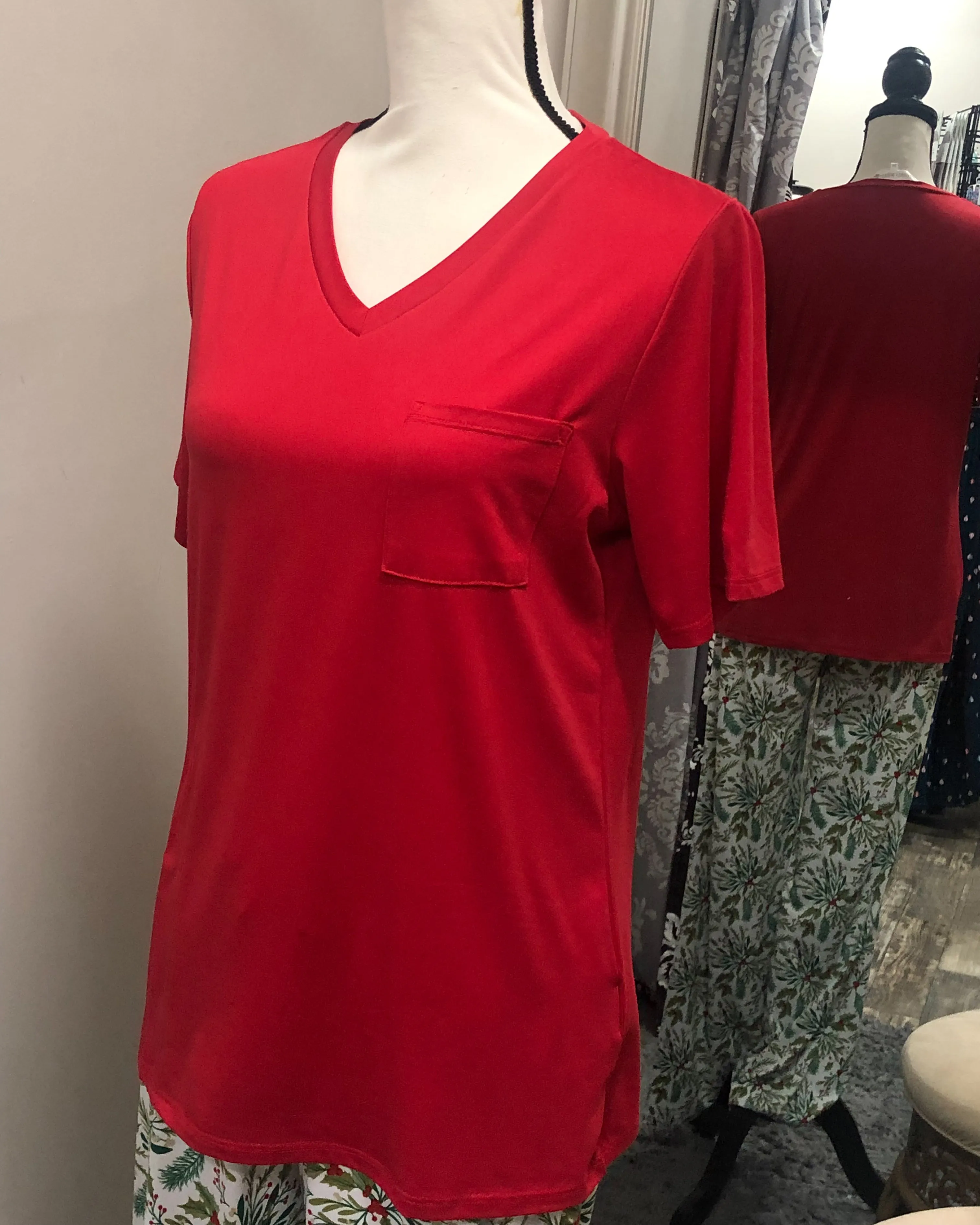 Highlands V-neck Pocket Tee - True Red