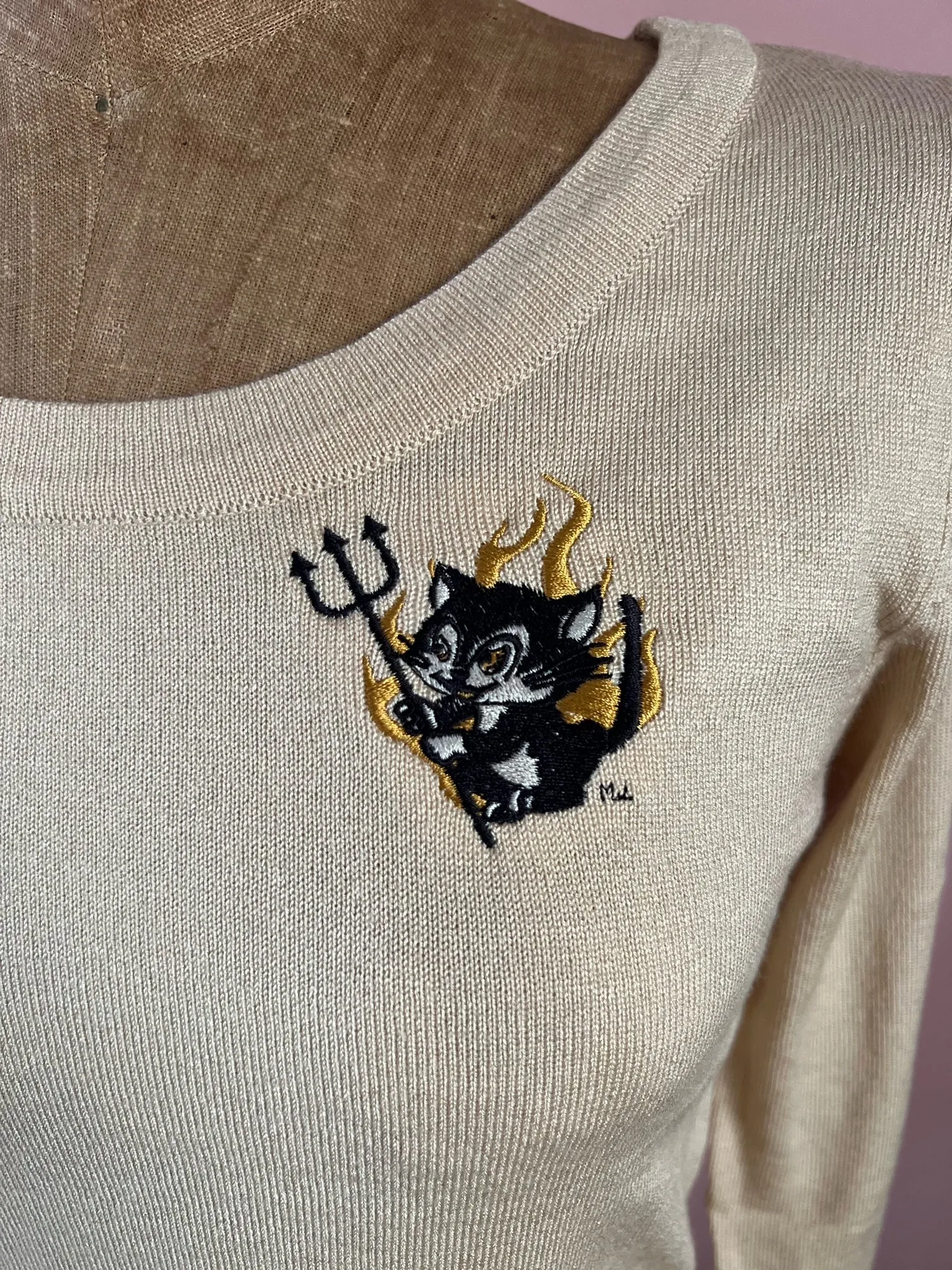 KEWPIE DEVIL CROP TOP LONG SLEEVE SWEATER*BEIGE