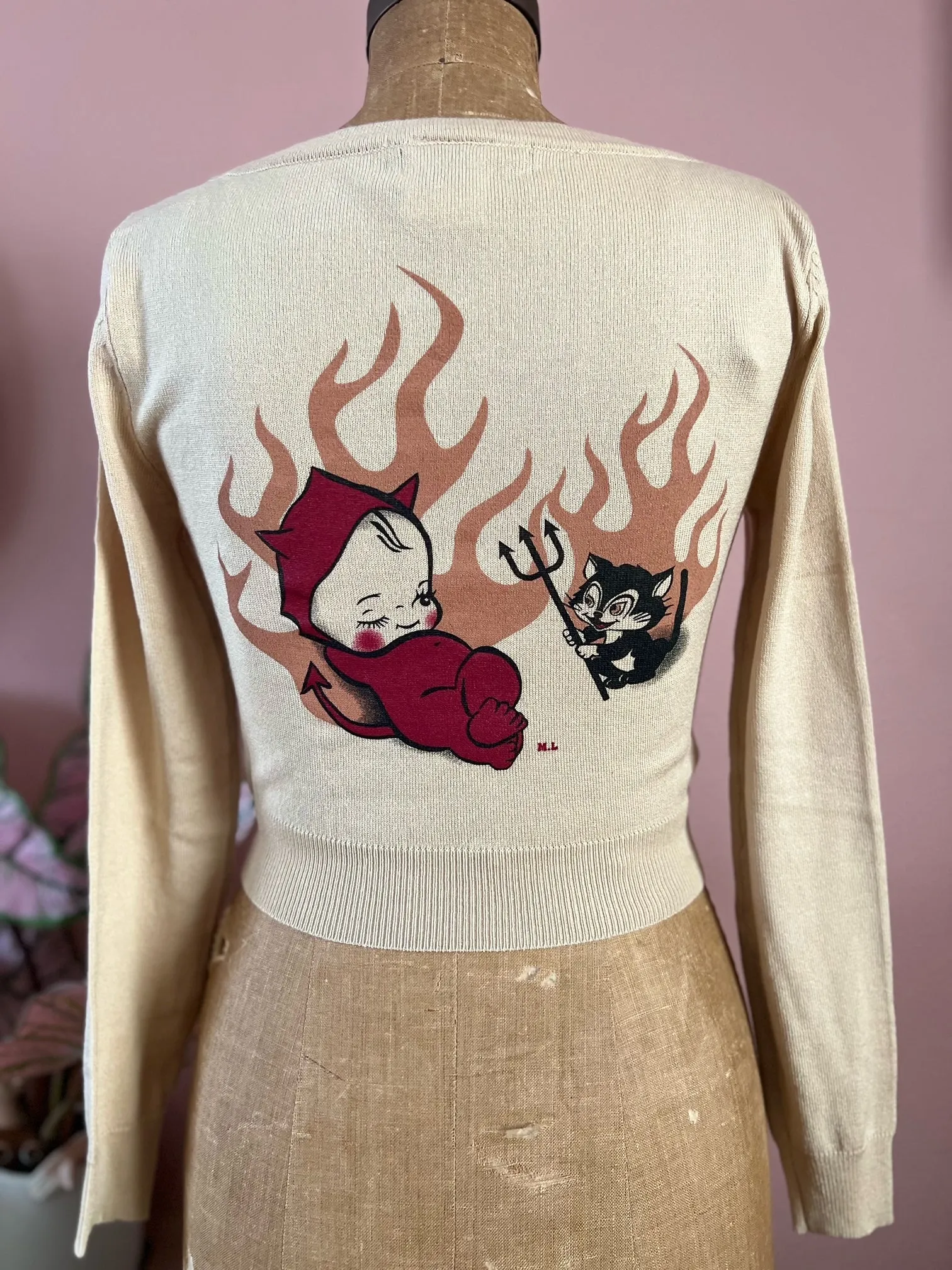 KEWPIE DEVIL CROP TOP LONG SLEEVE SWEATER*BEIGE