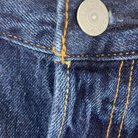 LEVIS CUTOFF RAW HEM SHORTS HIGH RISE 501 BUTTON FLY SIZE 29