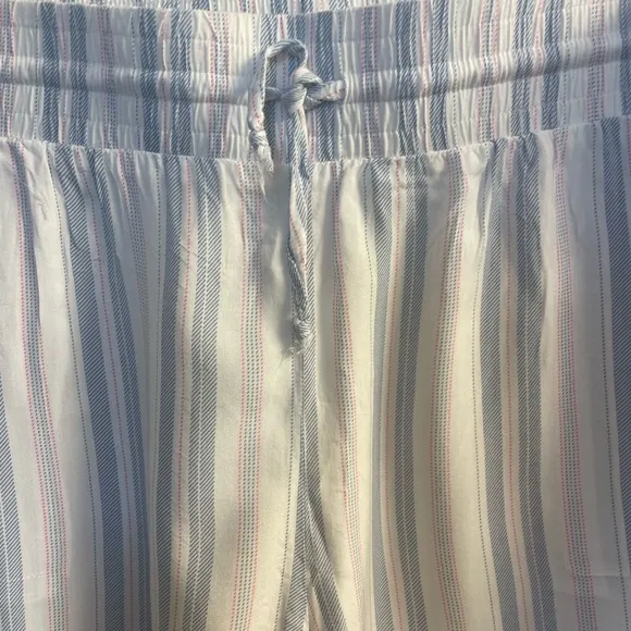 Love, Fire Women’s 1XL/T Shorts &amp; Shirt Set Very Thin &amp; Soft, Like New