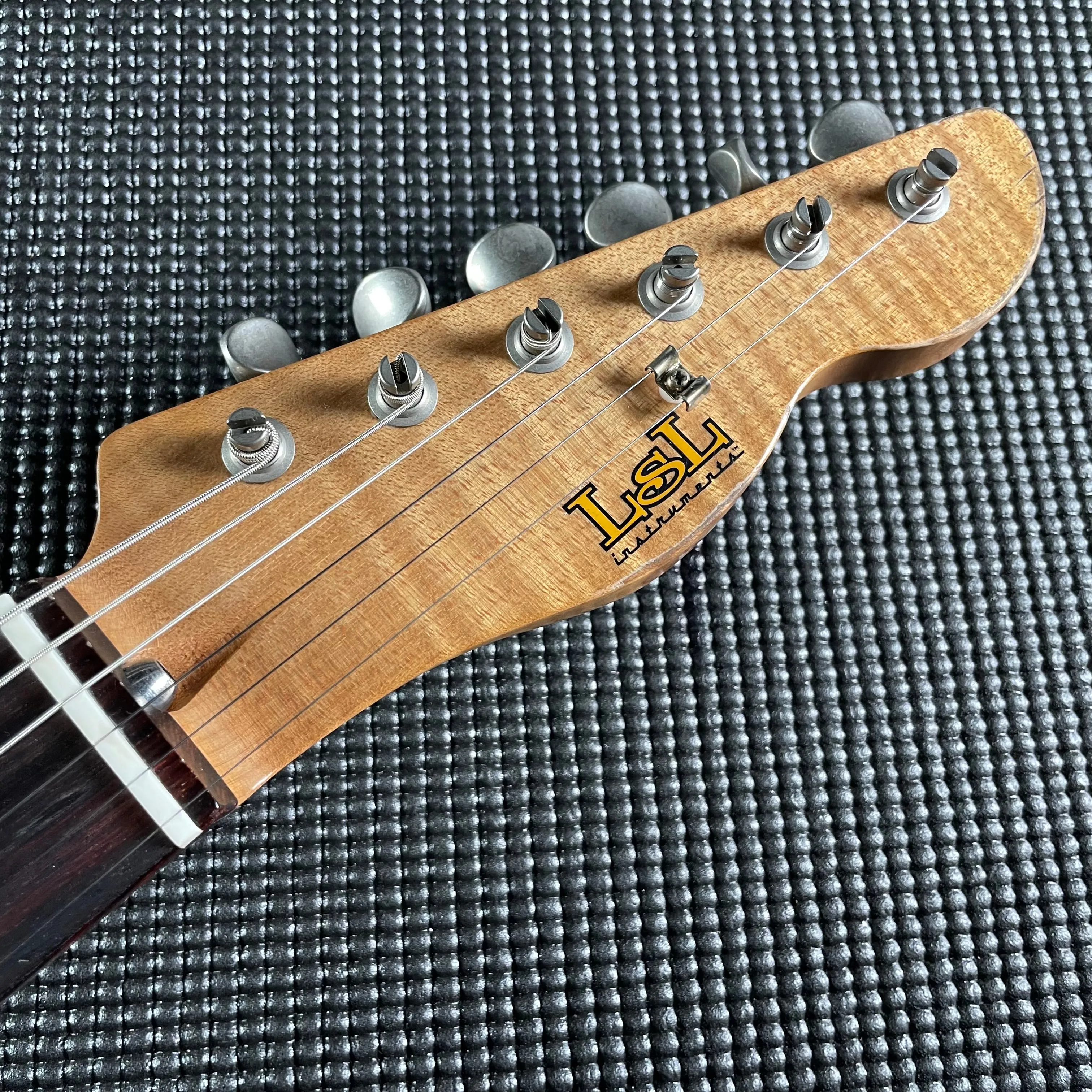 LsL Instruments BadBone 290 "Molokai", Rosewood- Desoto Blue over 3TSB (7lbs 8oz)