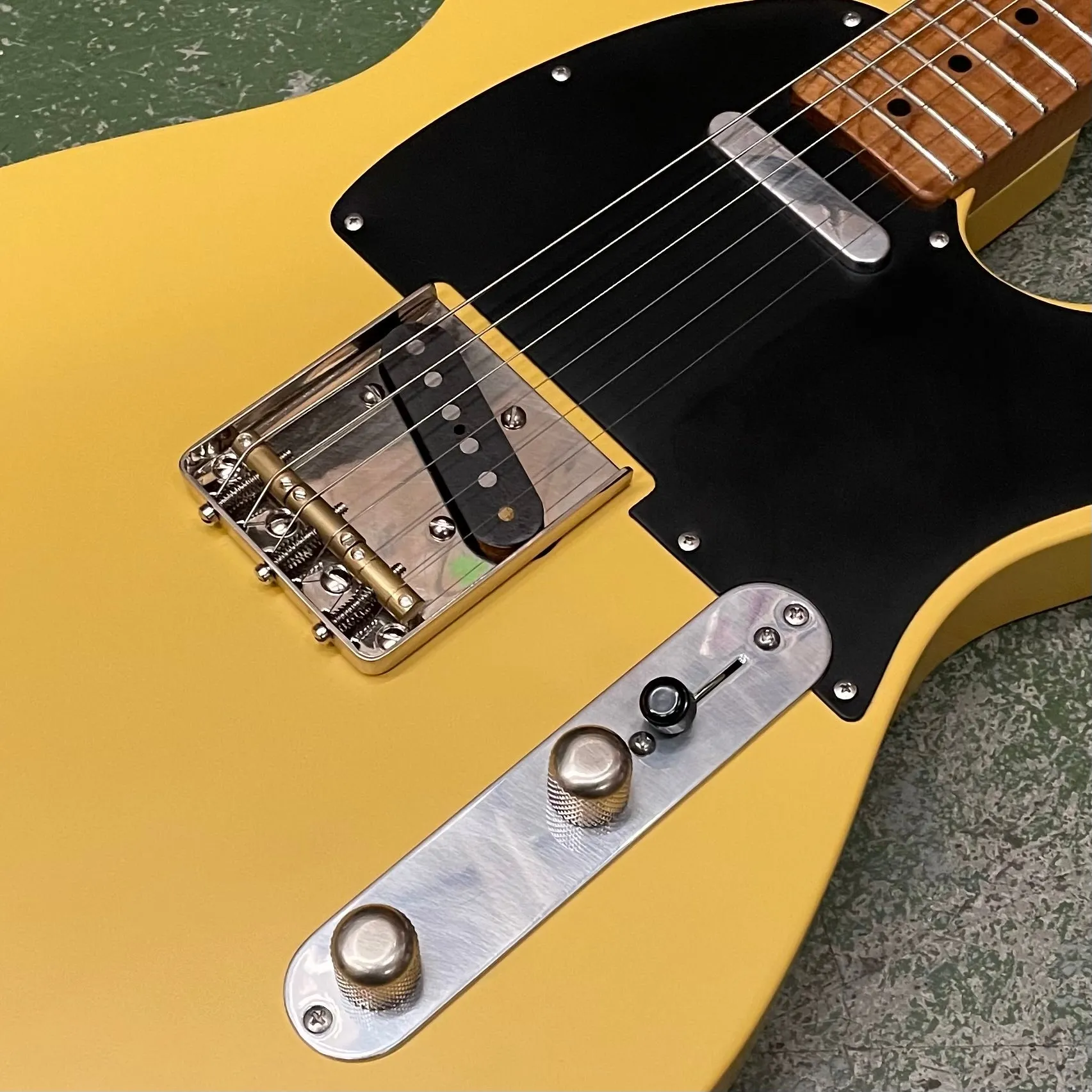 LsL Instruments T Bone ONE B, Roasted Maple- Butterscotch (B-Stock)