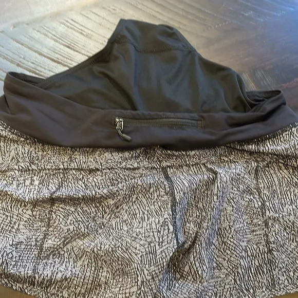 Lululemon Speed Up Shorts Size 6