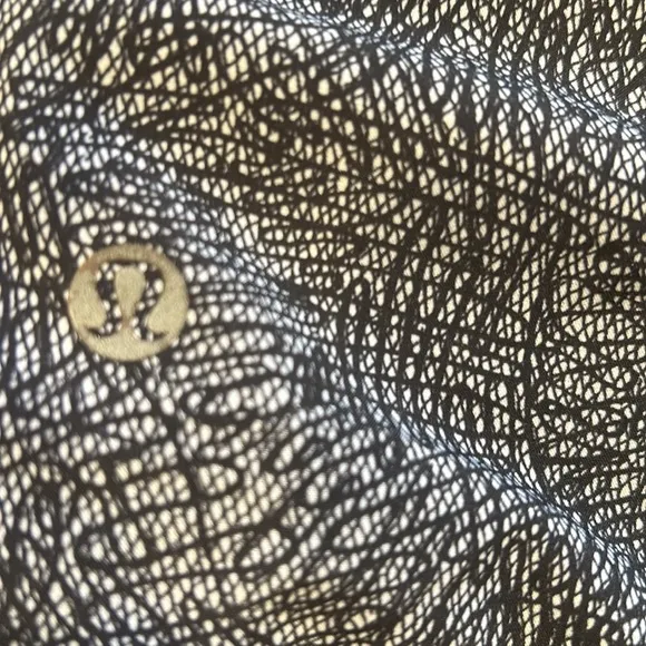 Lululemon Speed Up Shorts Size 6