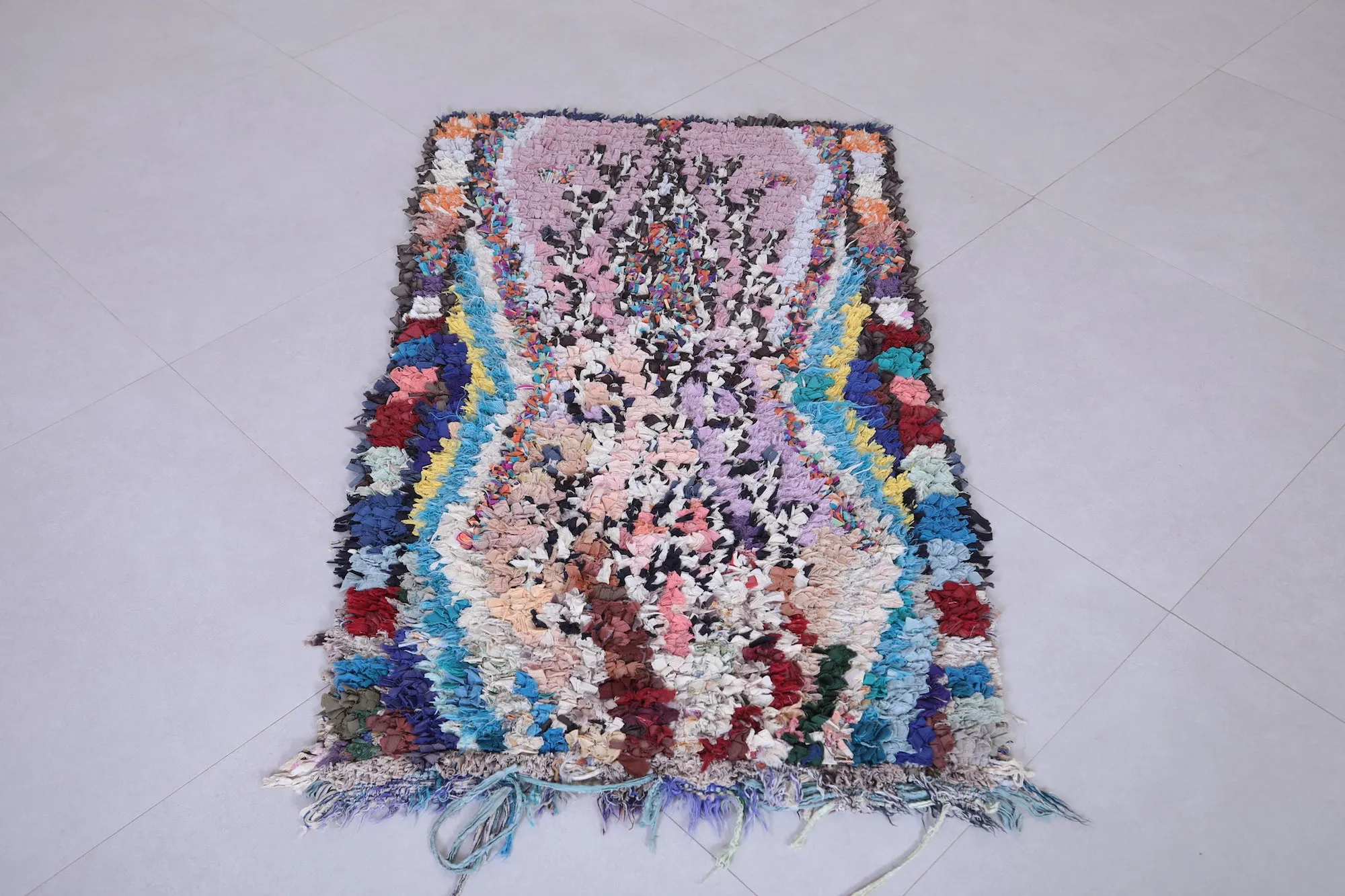 Moroccan Berber Rug - Vintage Handmade Rug 2.4 x 4.2 Feet