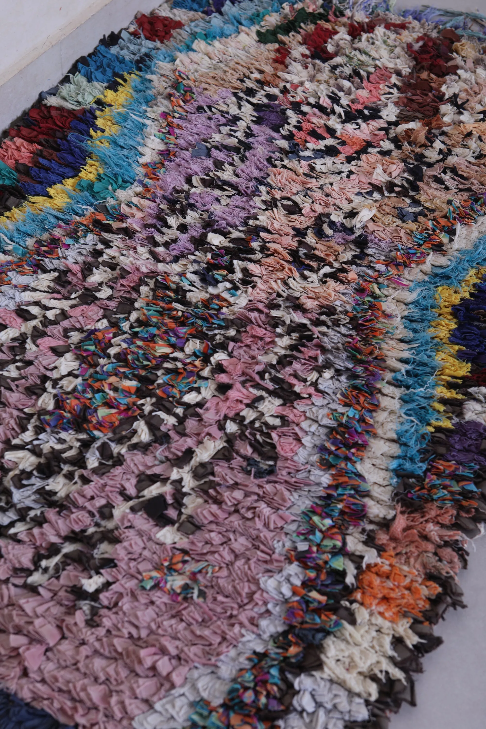 Moroccan Berber Rug - Vintage Handmade Rug 2.4 x 4.2 Feet