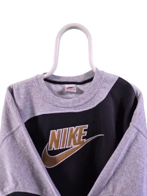 Nike 90s rework logo sweater maat XL