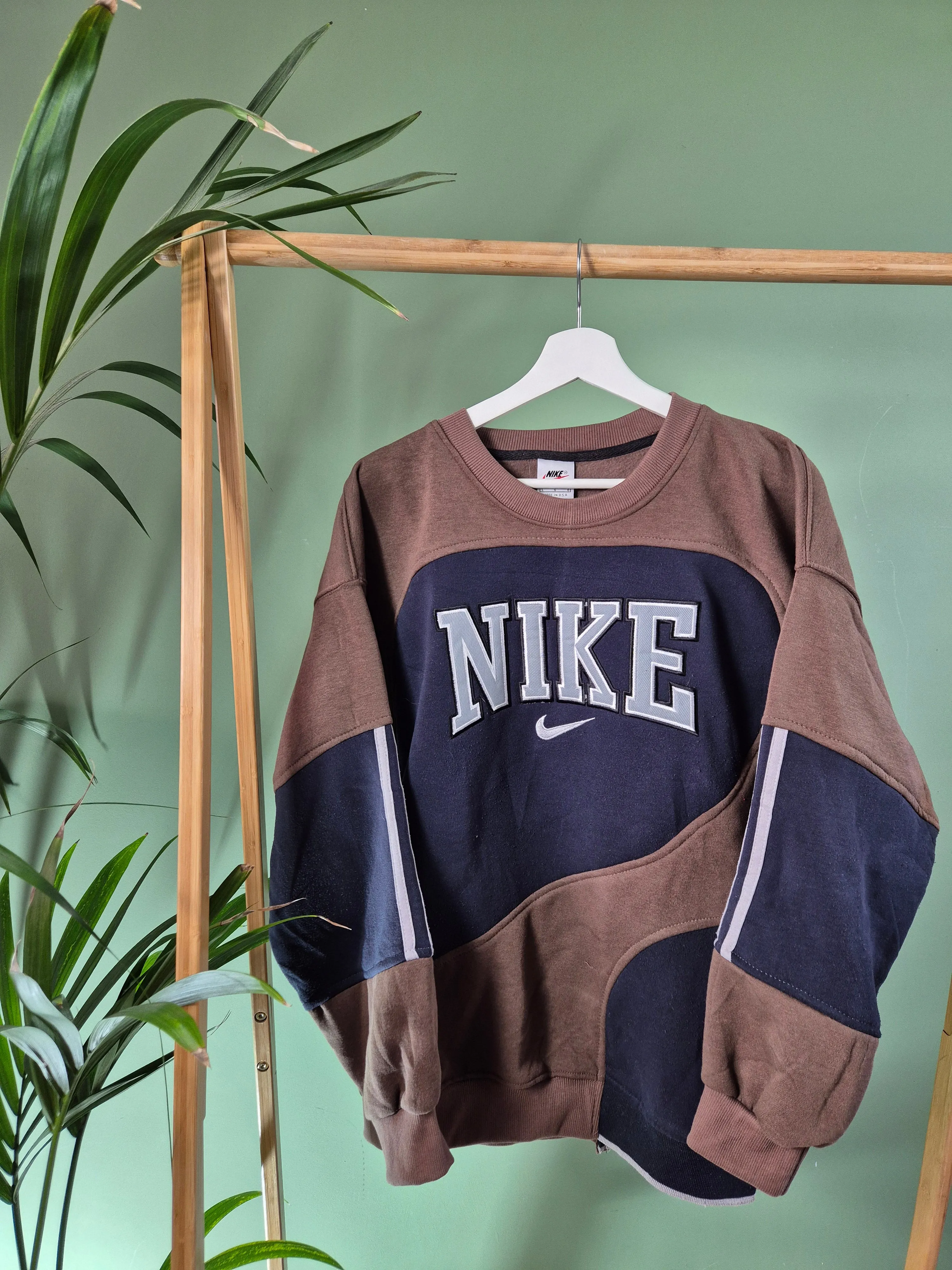 Nike 90s rework sweater maat L