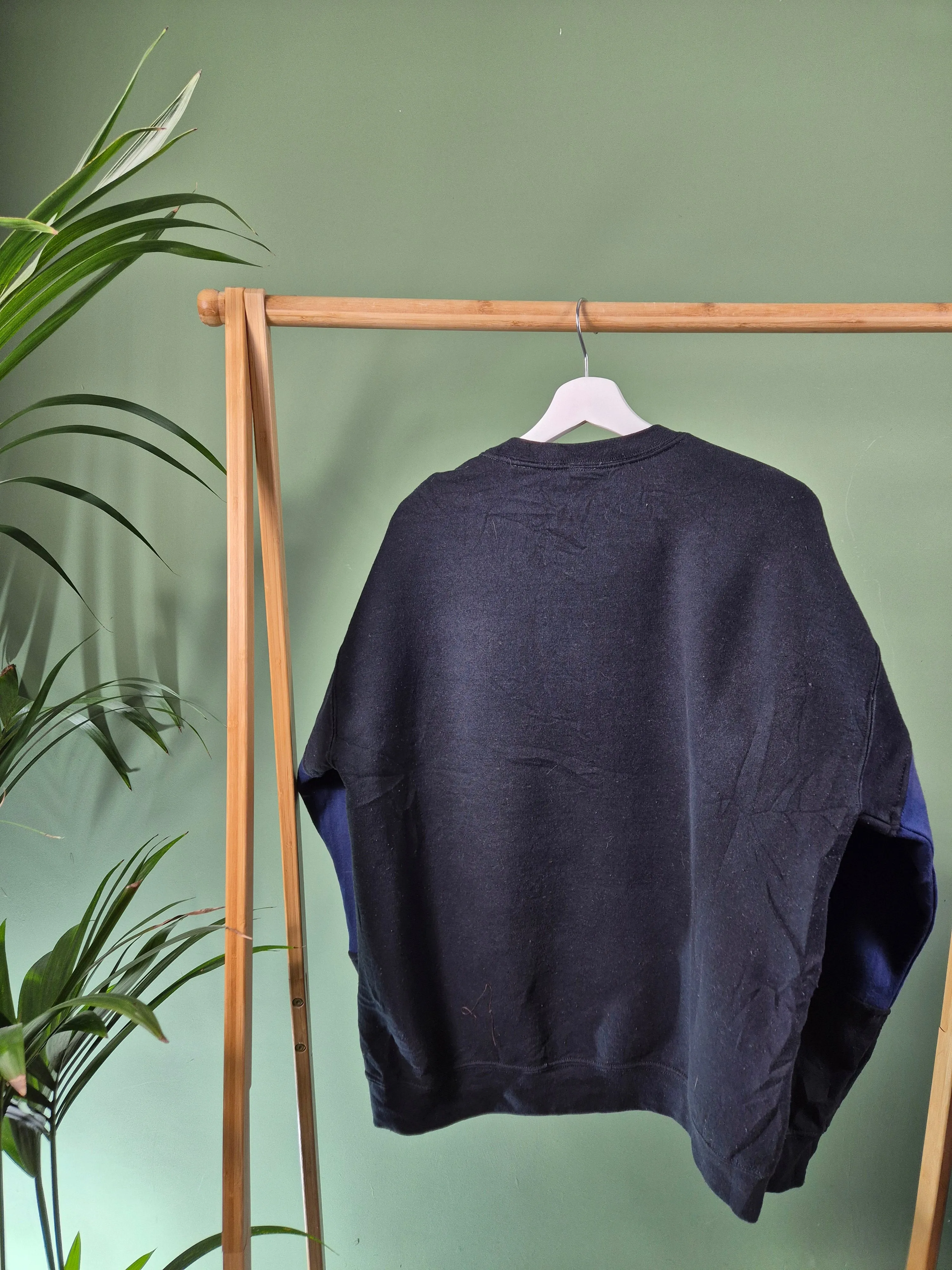 Nike 90s spell out rework sweater maat M