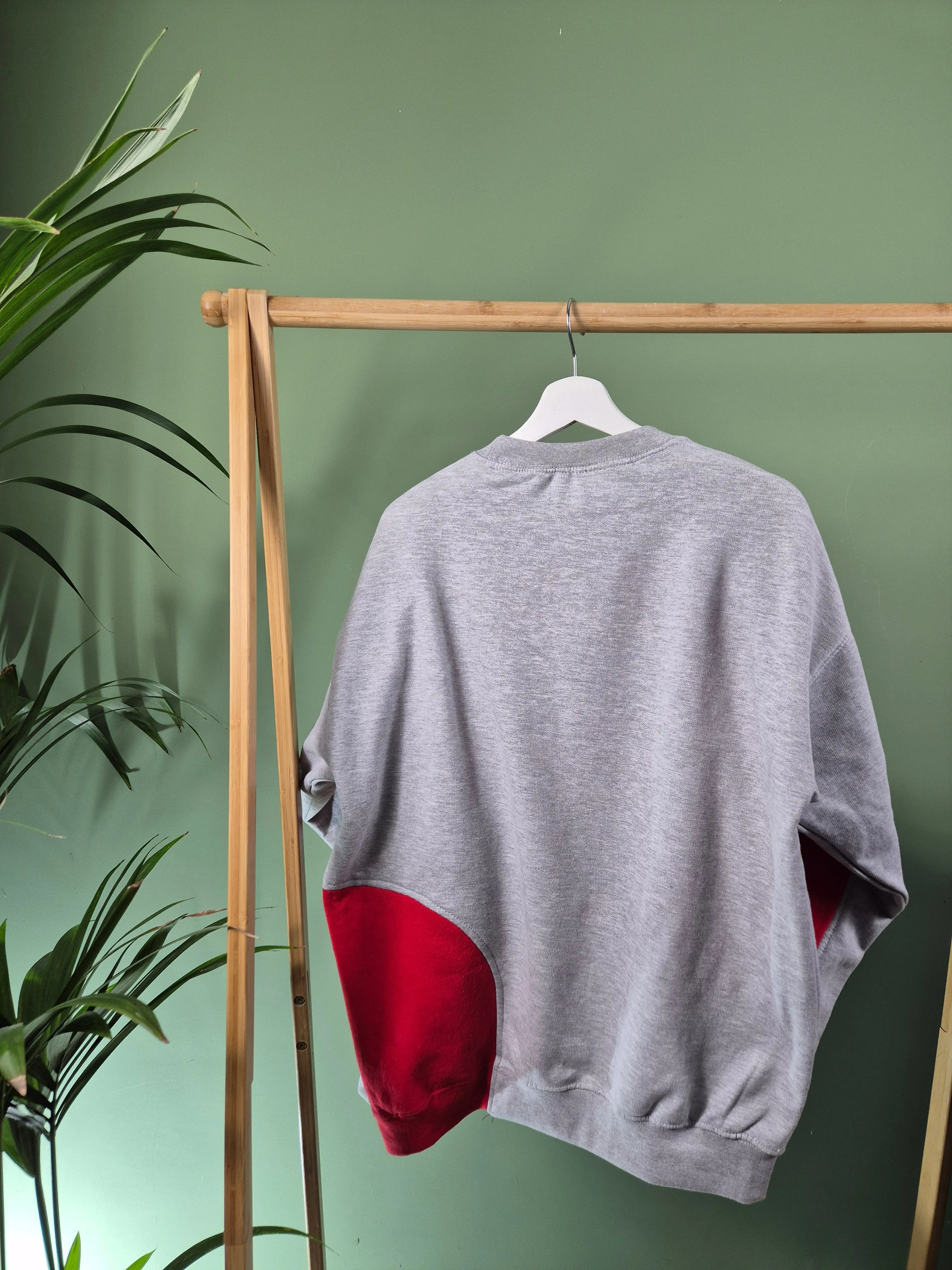 Nike 90s spell out sweater maat L