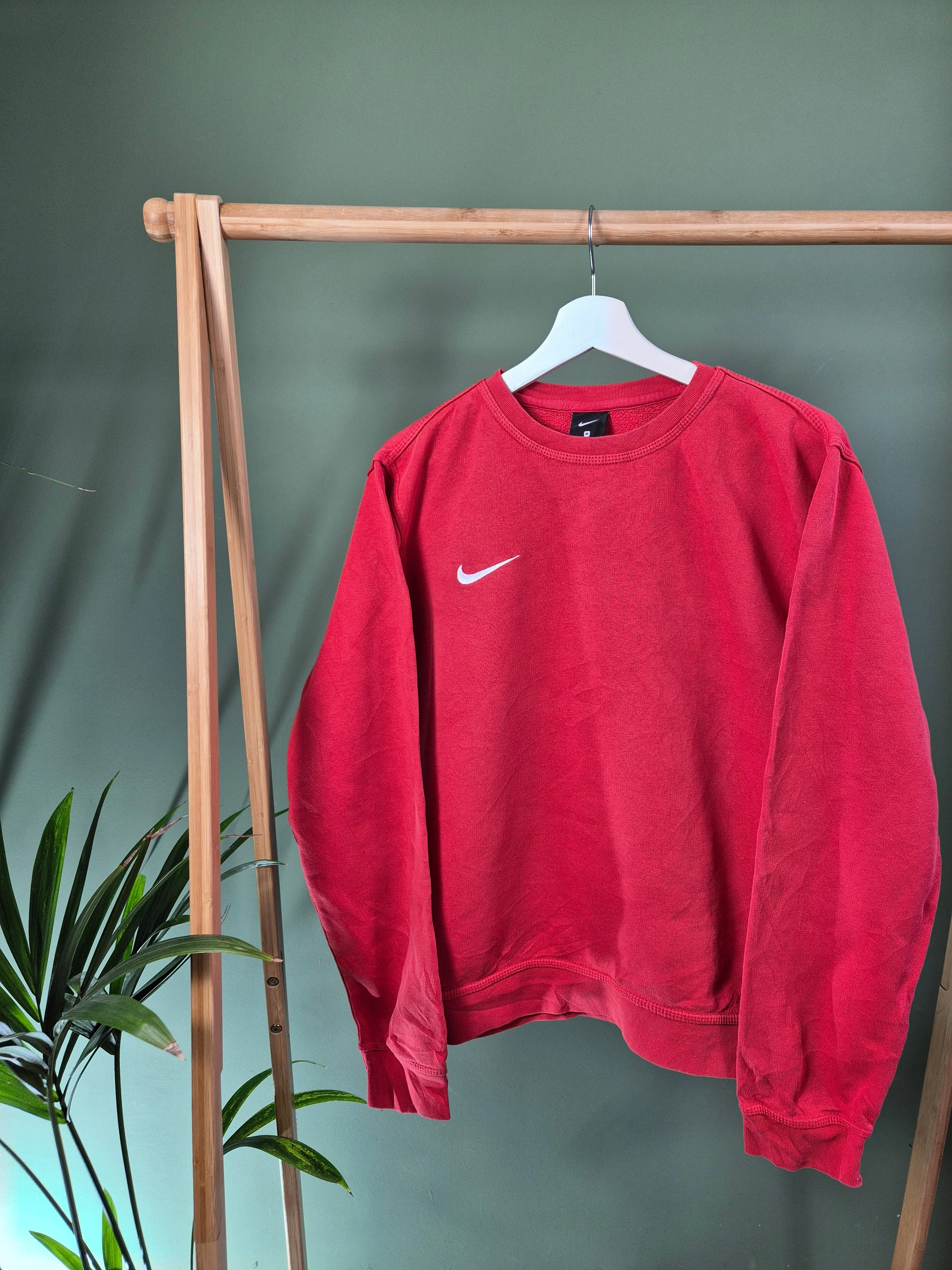 Nike chest swoosh sweater maat M
