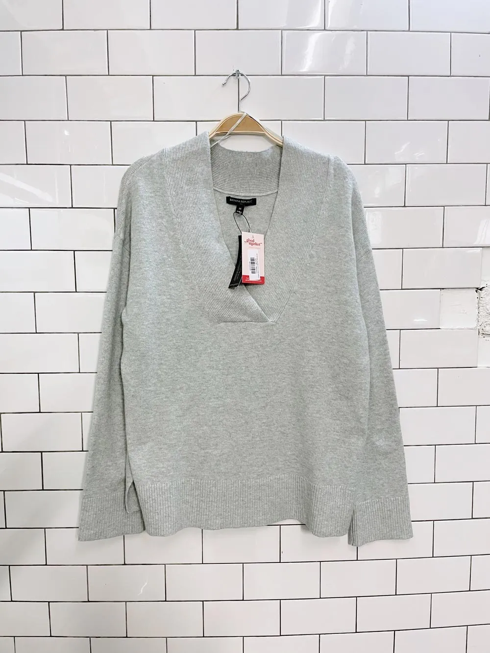 nwt banana republic cozy v-neck pullover