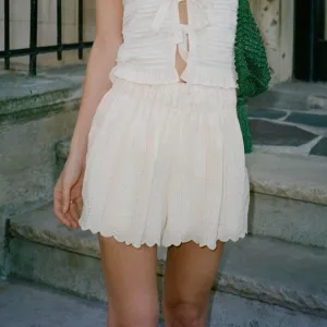 NWT Zara Eyelet Embroidered Scalloped Ruffle Shorts in Cream - M