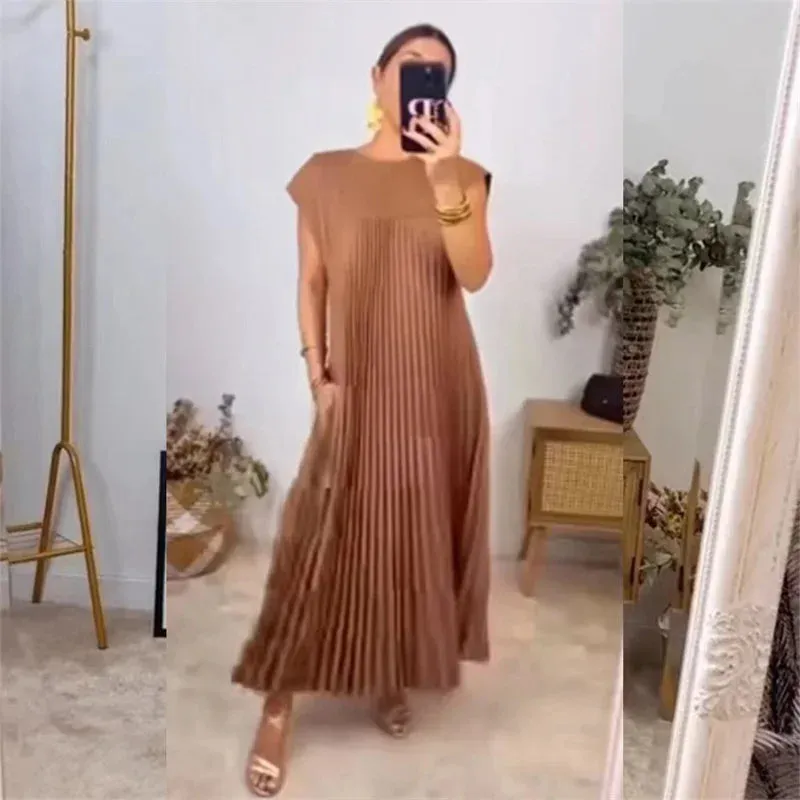 Ofelia® | Elegant Pleated Maxi Dress
