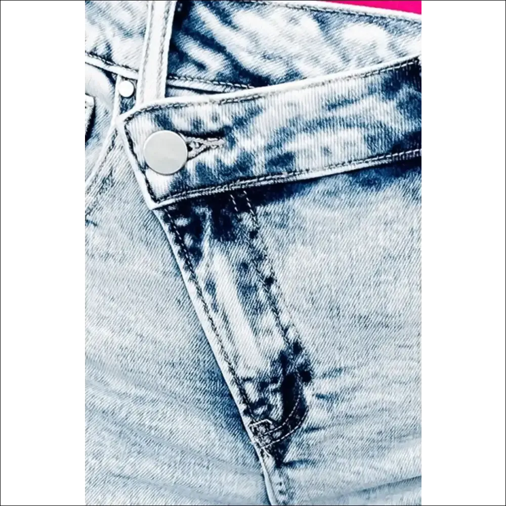 Raw Hem Buttoned Denim Shorts with Pockets