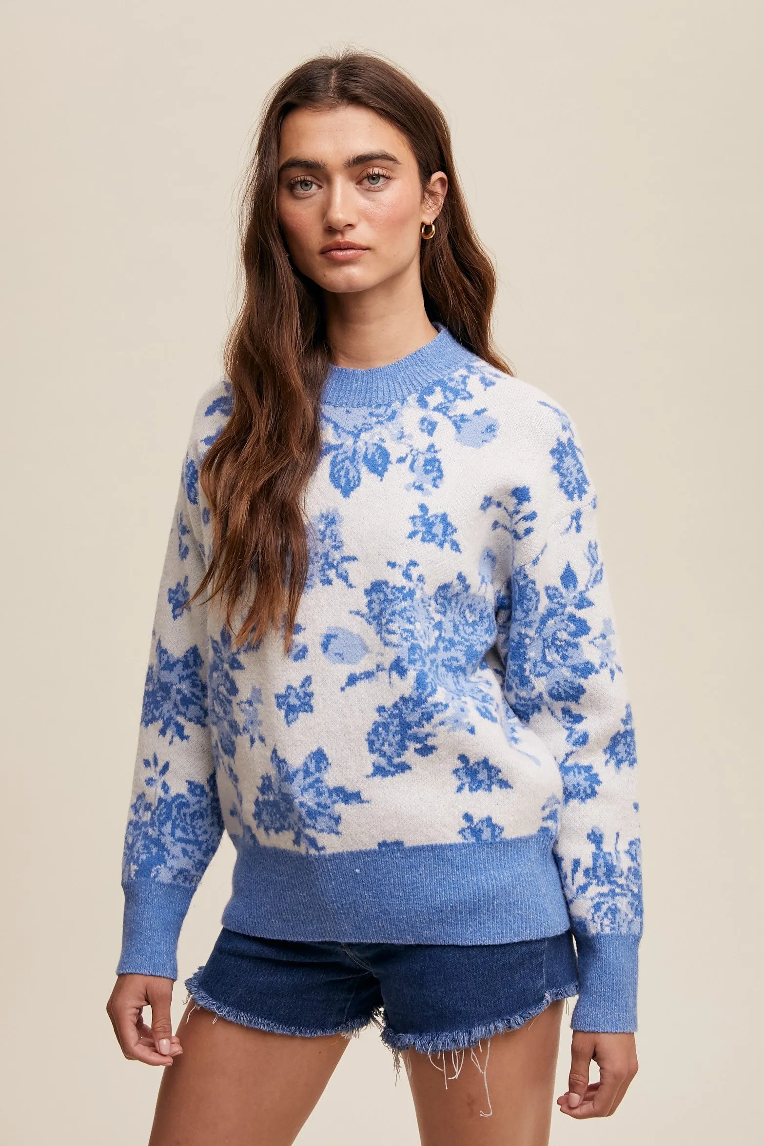 Refined Floral Design Crew Neck Knit Sweater in Blue Rose