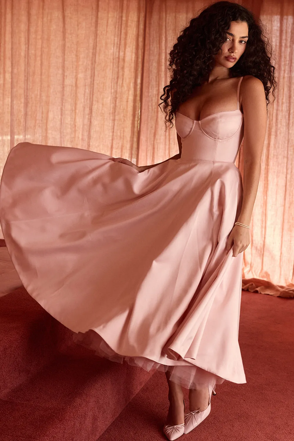 Úrsula® | Elegant Silhouette Dress