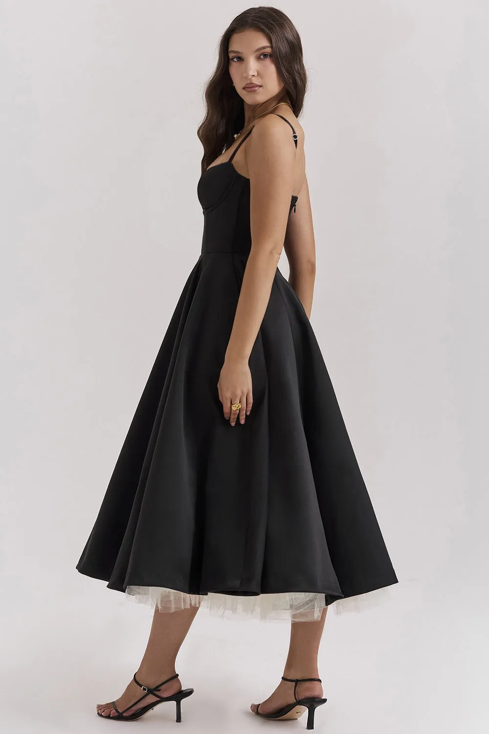 Úrsula® | Elegant Silhouette Dress