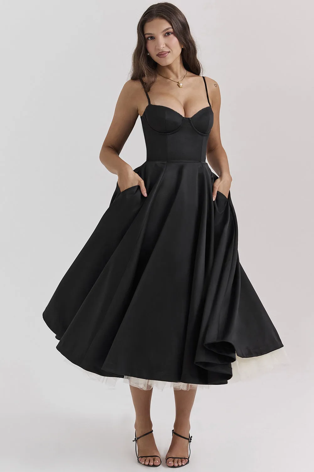 Úrsula® | Elegant Silhouette Dress
