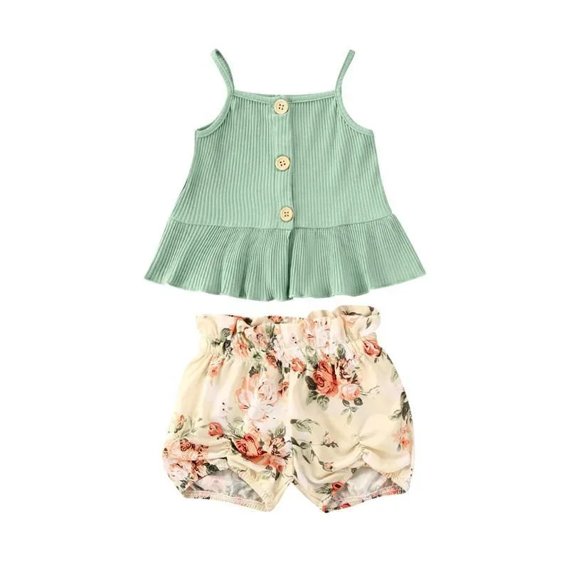 SLEEVELESS TOP WITH FLOWER SHORTS