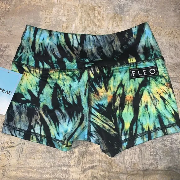 Small Fleo Shorts, New, Feather Glow, NWT
