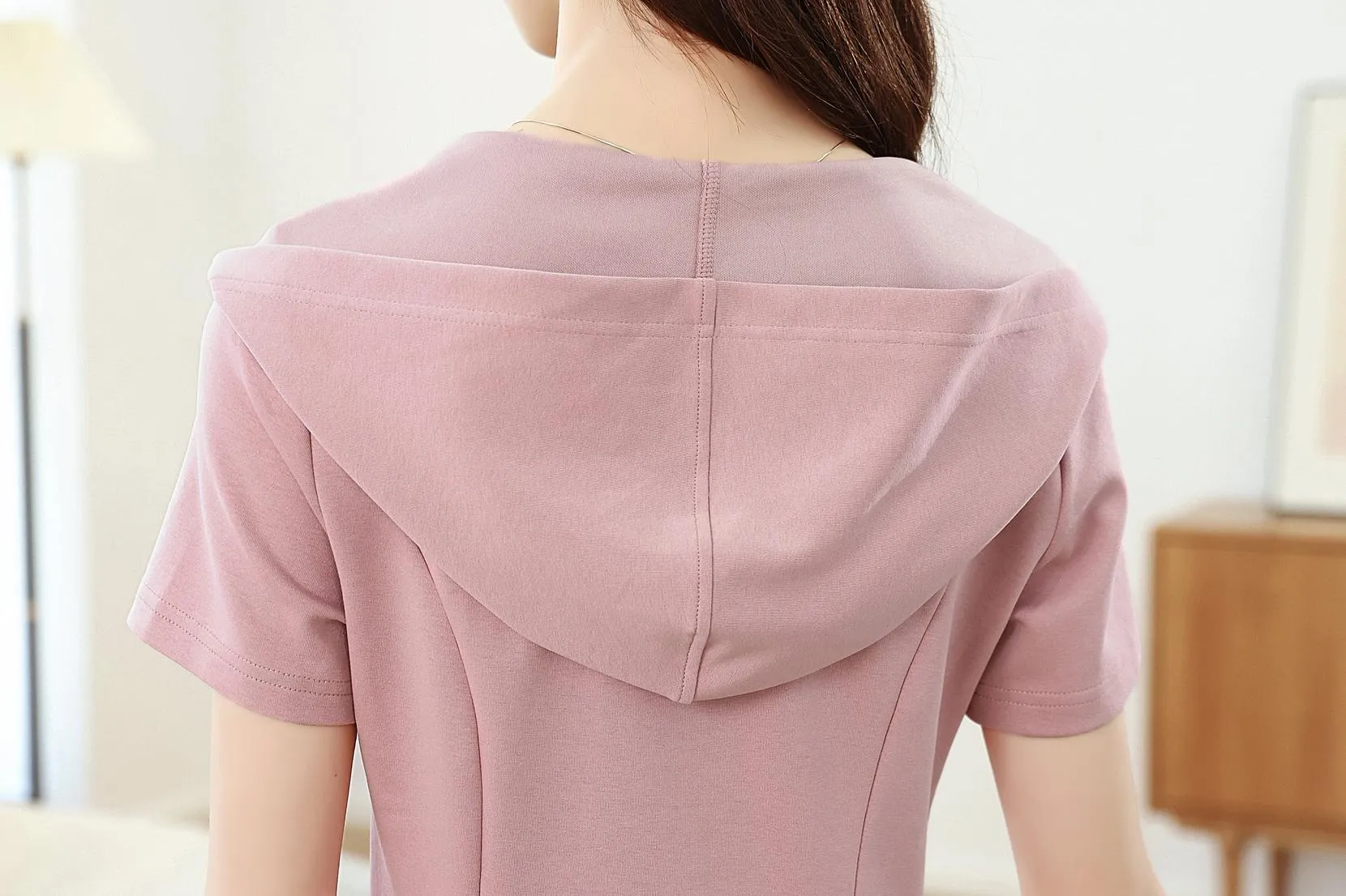 Solid Mid Pleated Dress with Hood for a Relaxed Women's Style