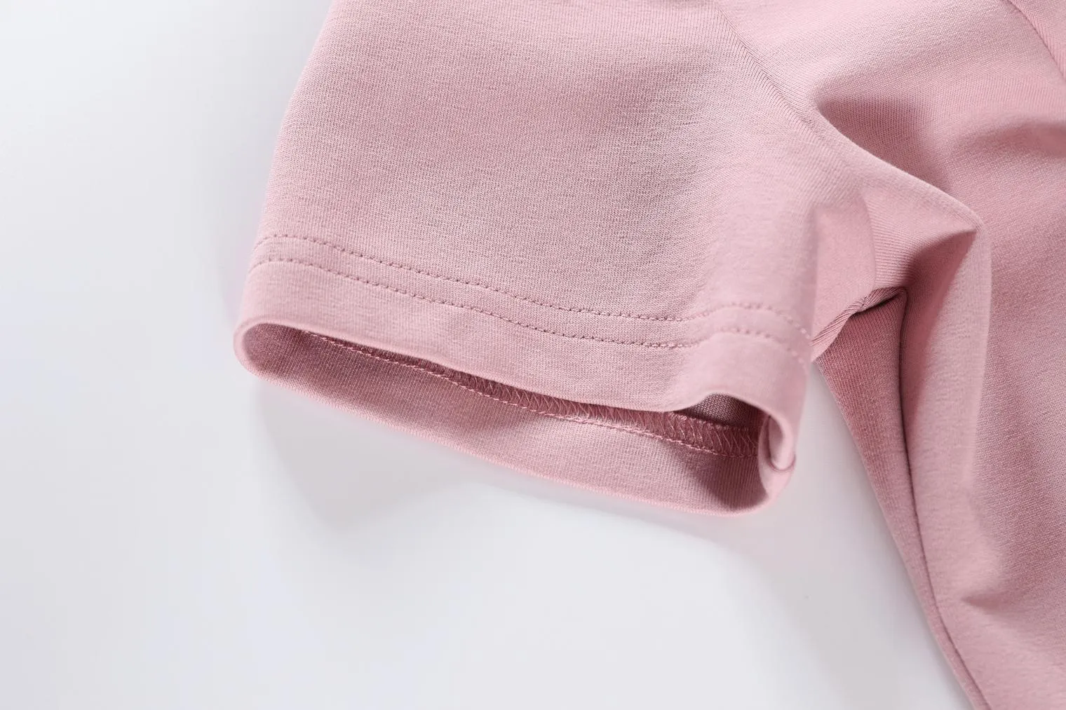 Solid Mid Pleated Dress with Hood for a Relaxed Women's Style