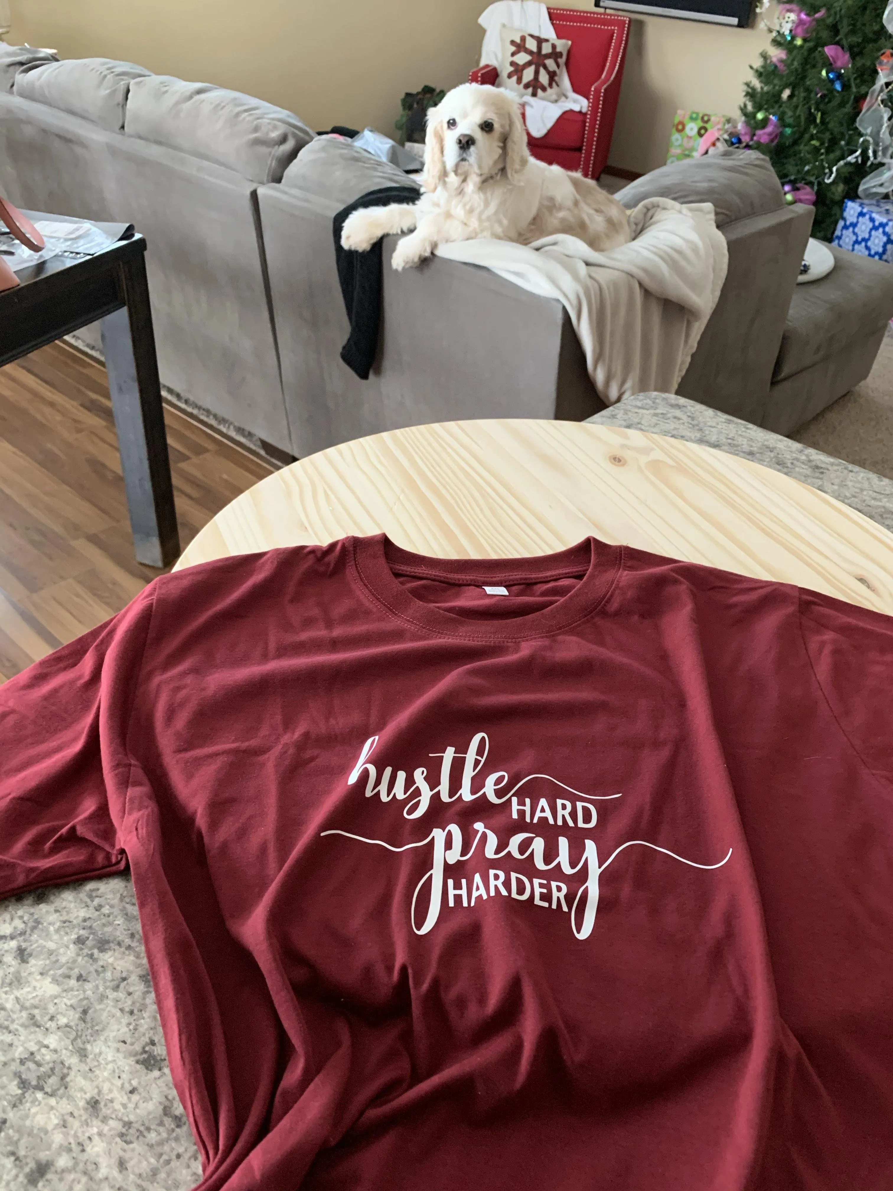 T-shirts Hustle hard PRAY harder S - 3XL. Pink, black, gray, white, yellow or maroon.