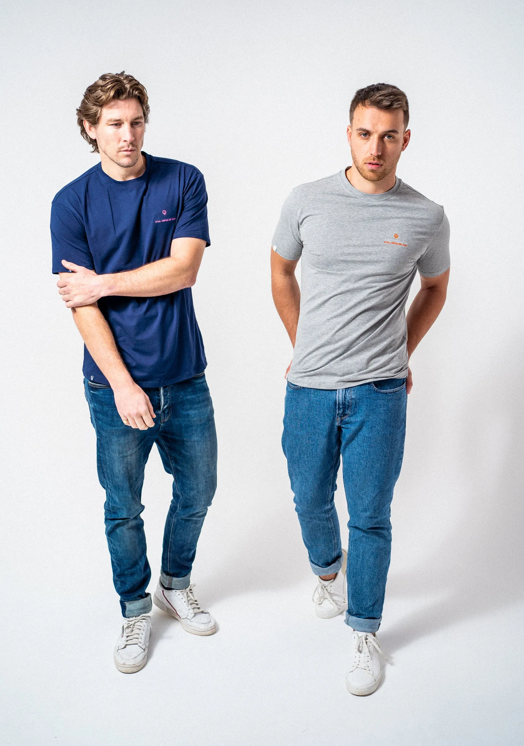 The Original - Classic fit T-shirt in Navy Blue with Fuchsia Pink accents