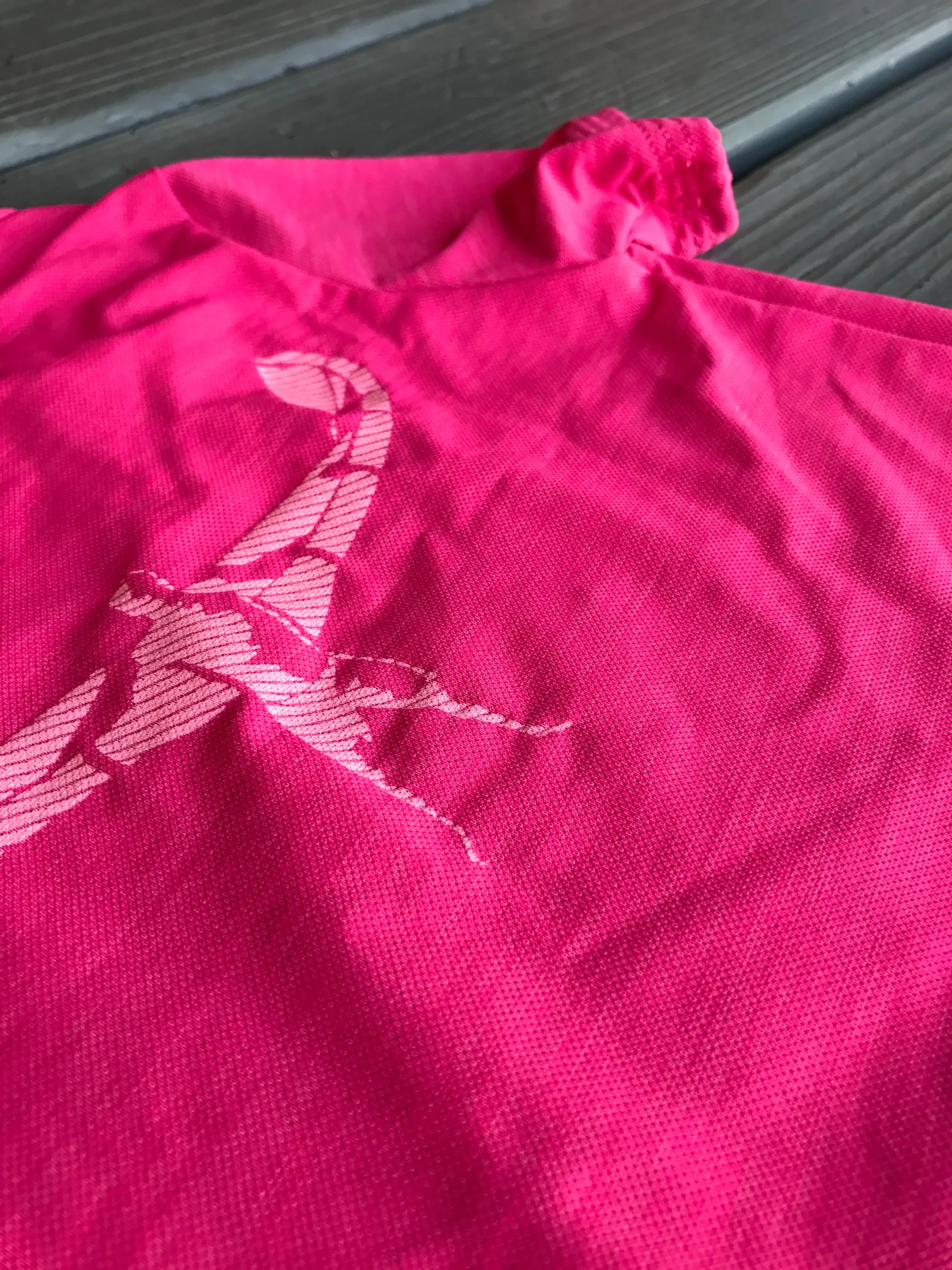 TKS KIDS SUNSHIRT LOOSEFIT SHORT SLEEVE FUSCHIA