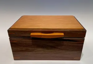 Treasure Chest with Walnut and Cherry Wood BG0902